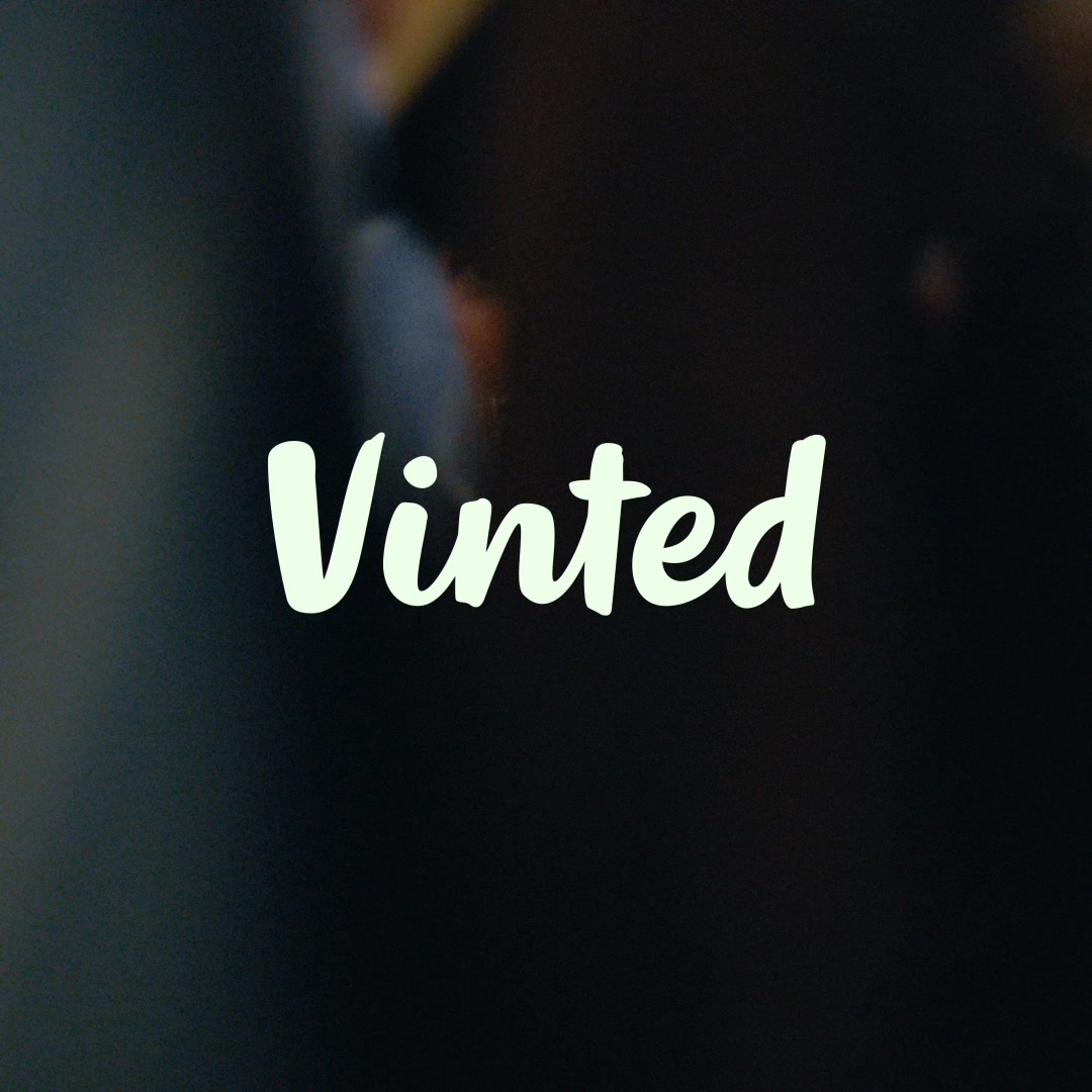 Vinted Facebook ad: Clear your space, earn extra cash