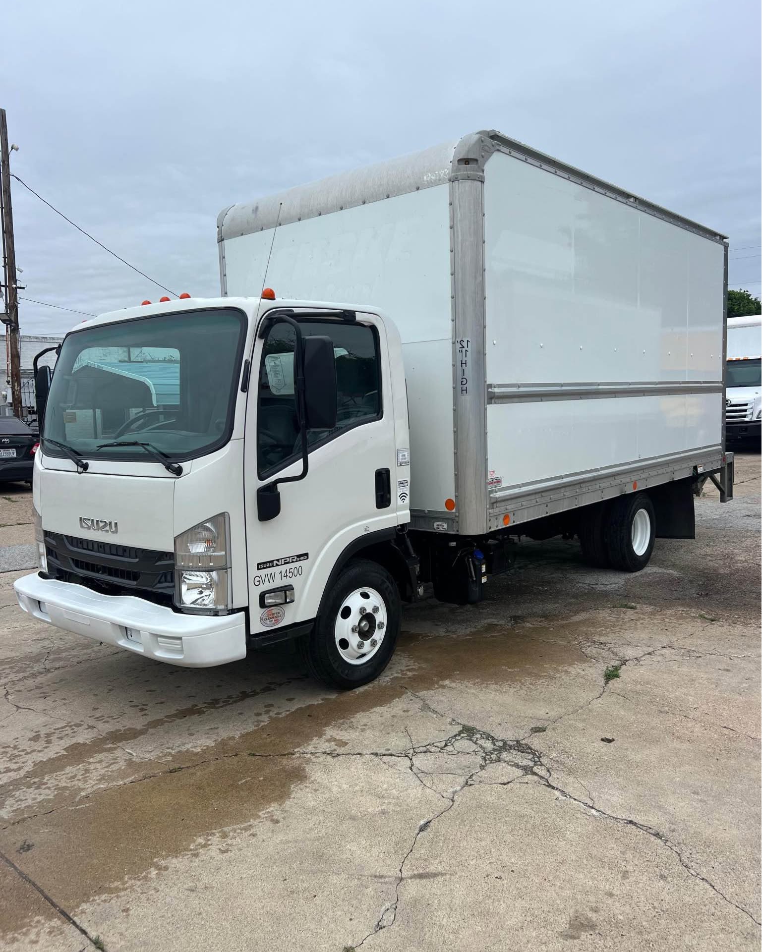 Estefania Fontana Facebook ad: 2022 Isuzu NPR · BOX TRUCK 16ft