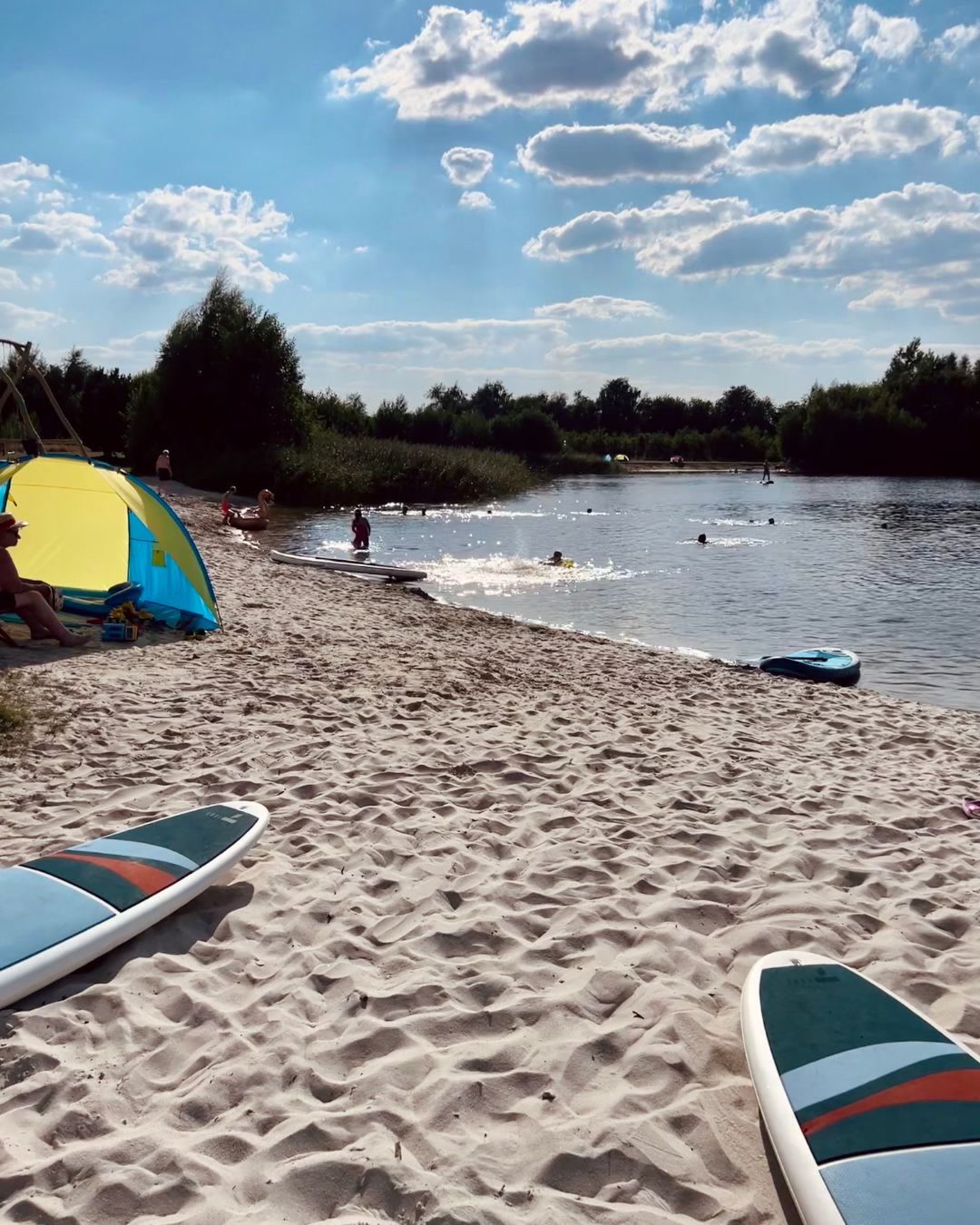 Emsland-Camp Facebook ad: Spätsommer genießen: Radtouren, Badesee und mehr.