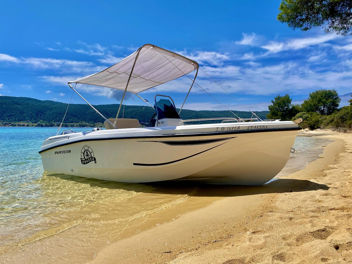 Kraken Boat Rental Facebook ad: Exprience freedom on the water!