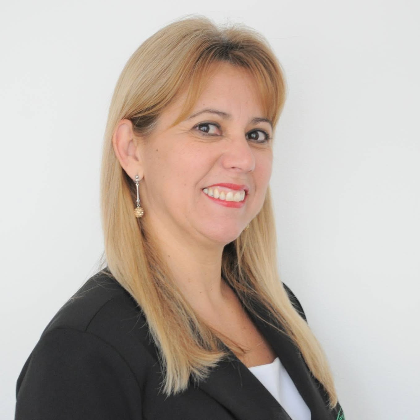 Silvana Corretora De Imoveis Facebook ad: Chat with us