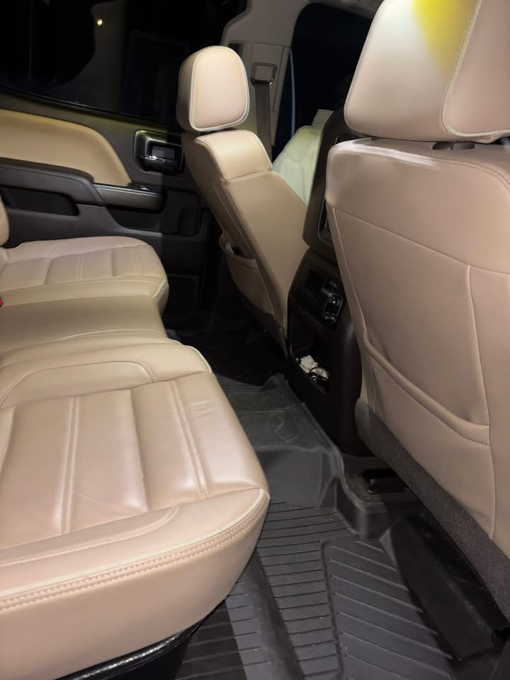 Mobile detailing Facebook ad: Mobile detailing at affordable prices!