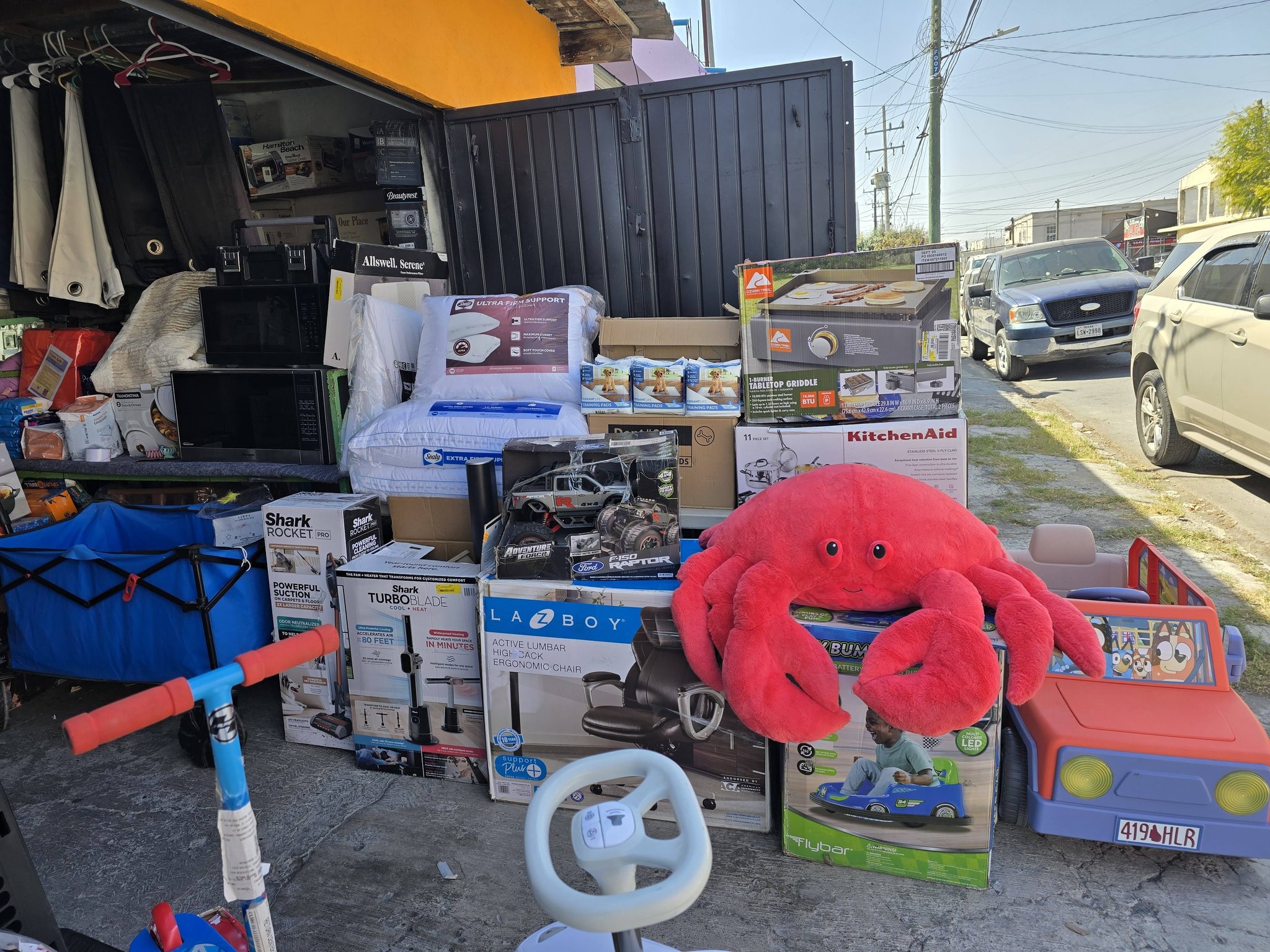 Bazar Todo Para Tu Hogar Facebook ad: Variedad de artículos para el hogar