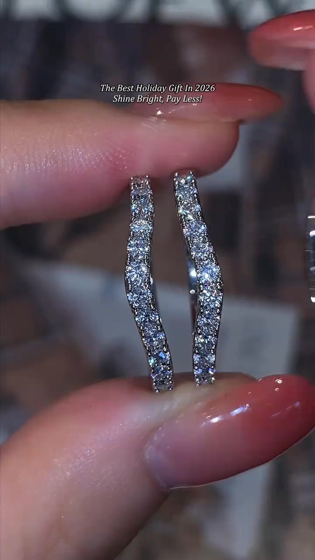 Orvellae Facebook ad: Round-cut gemstone promise ring three-piece set