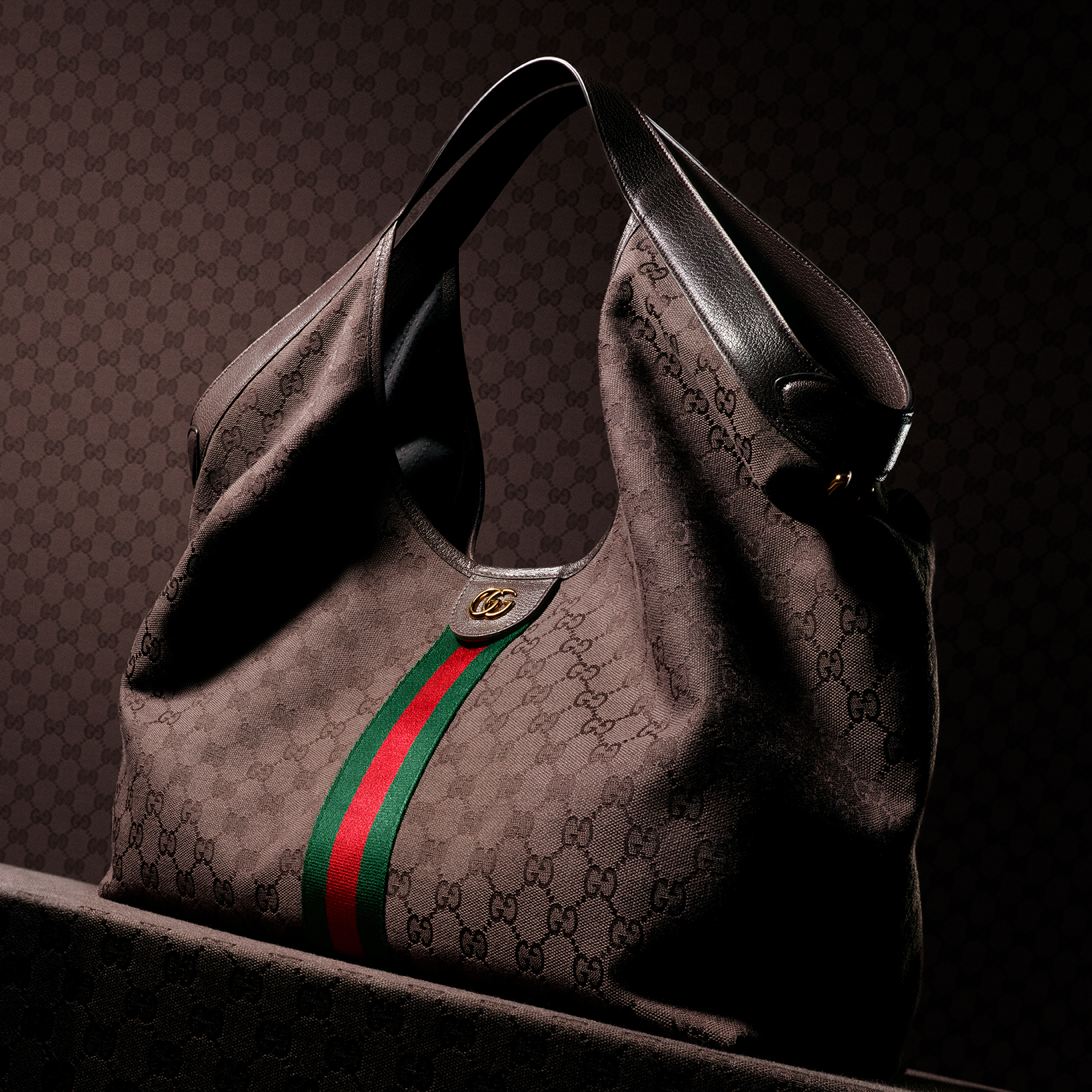 Gucci Facebook ad