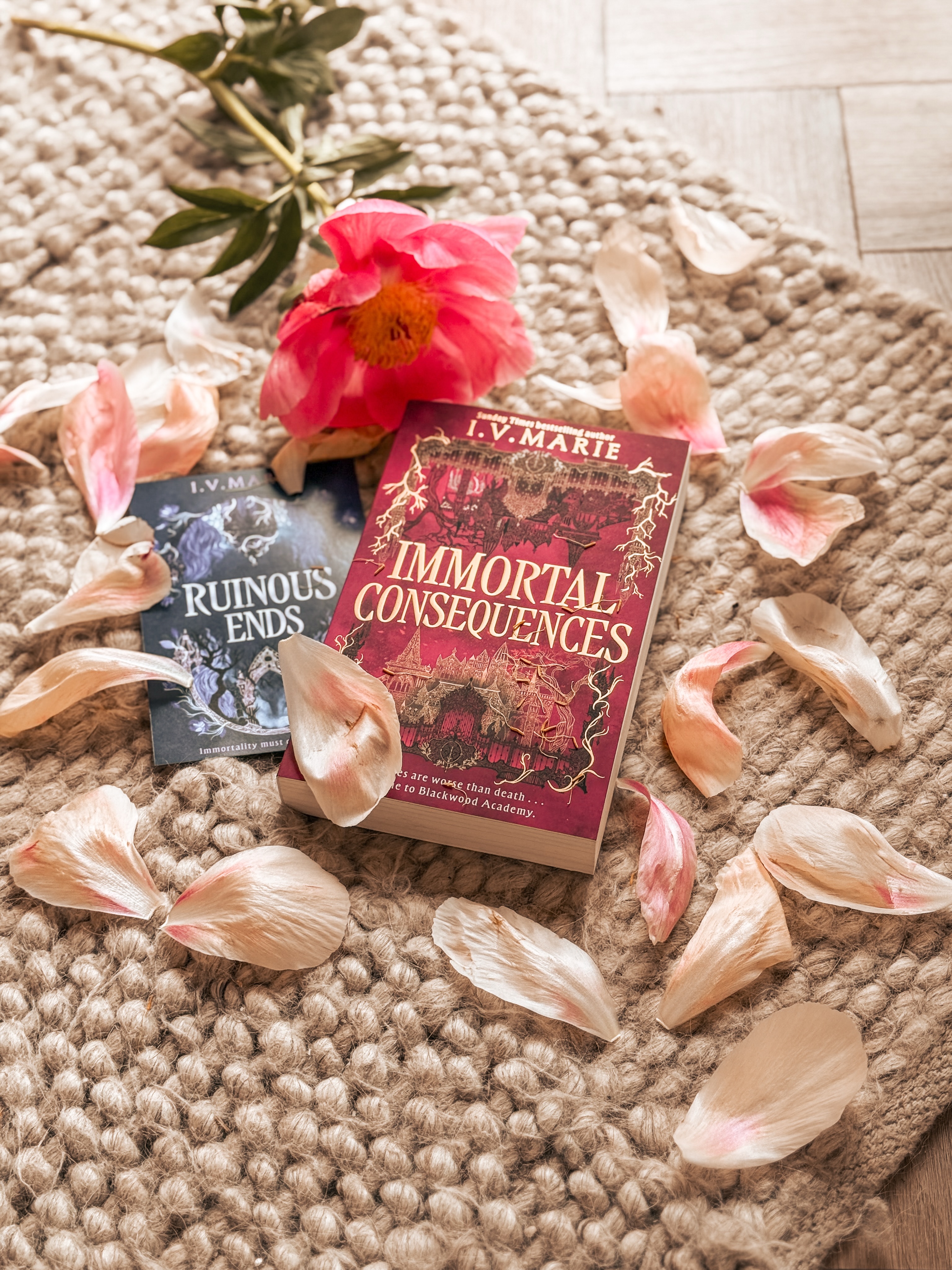 rhiannonsbookcorner Facebook ad