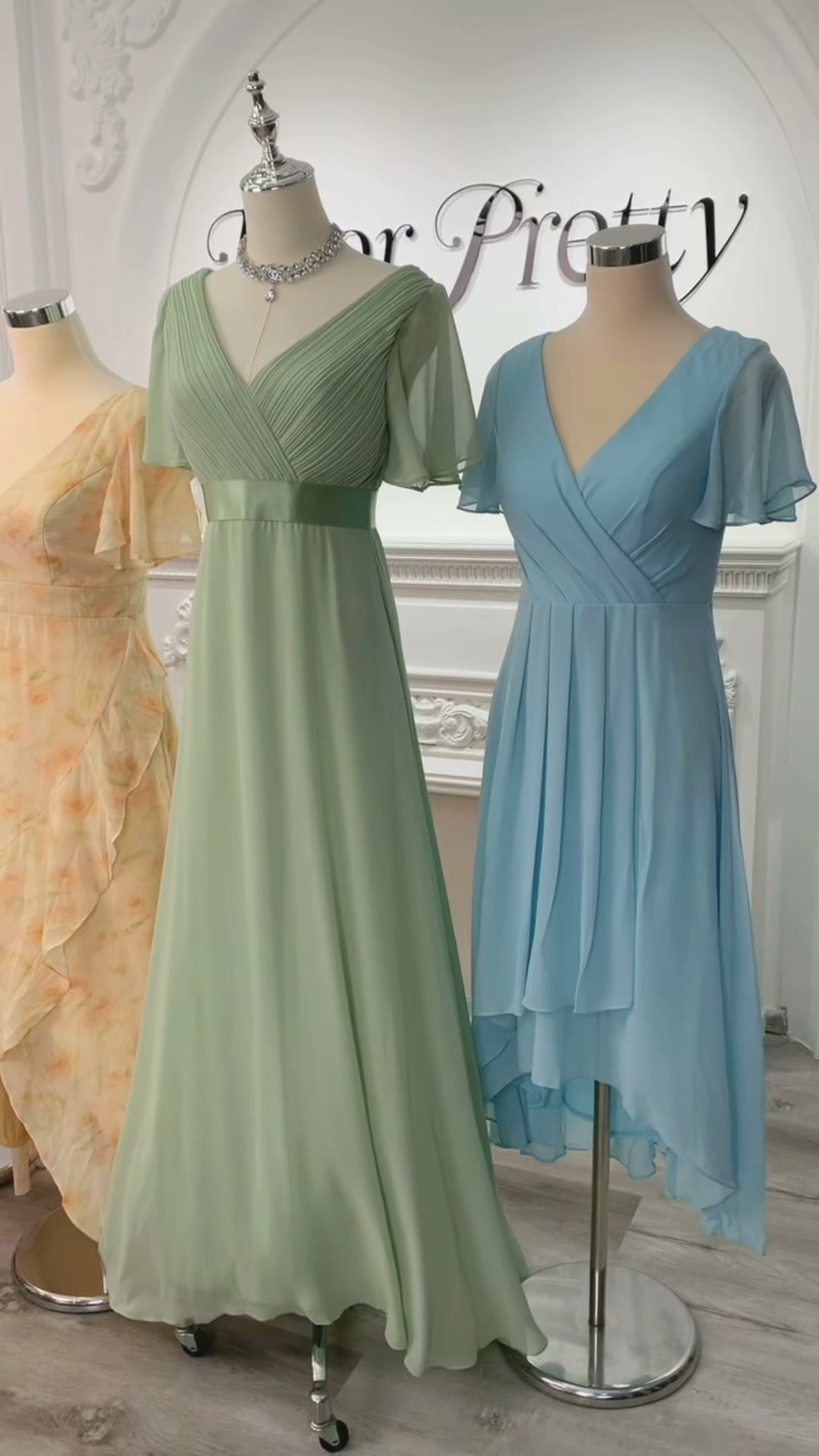 Ever-Pretty.com Facebook ad: 20% Off 4+ Bridesmaid Dresses, Code: FW20