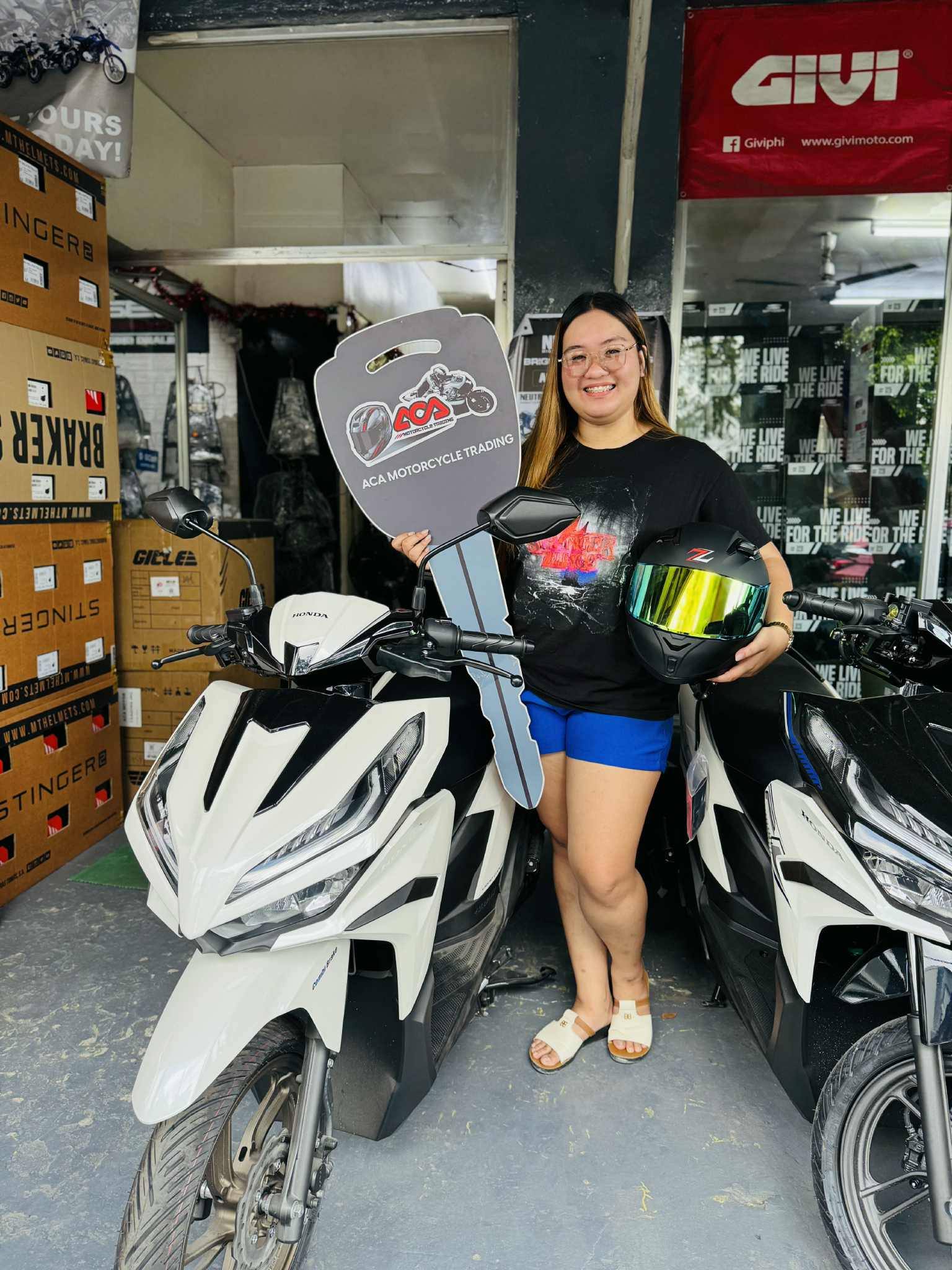 ACA Motorcycle Loan Facebook ad: Maligayang Pasko sa lahat mga kamotors gusto nyo…