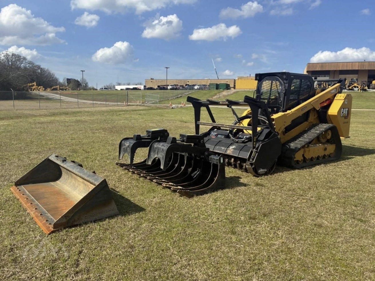 ID-FarmEquipment Facebook ad: $35,000 - 2024 CATERPILLAR 299D3 XE PACKAGE