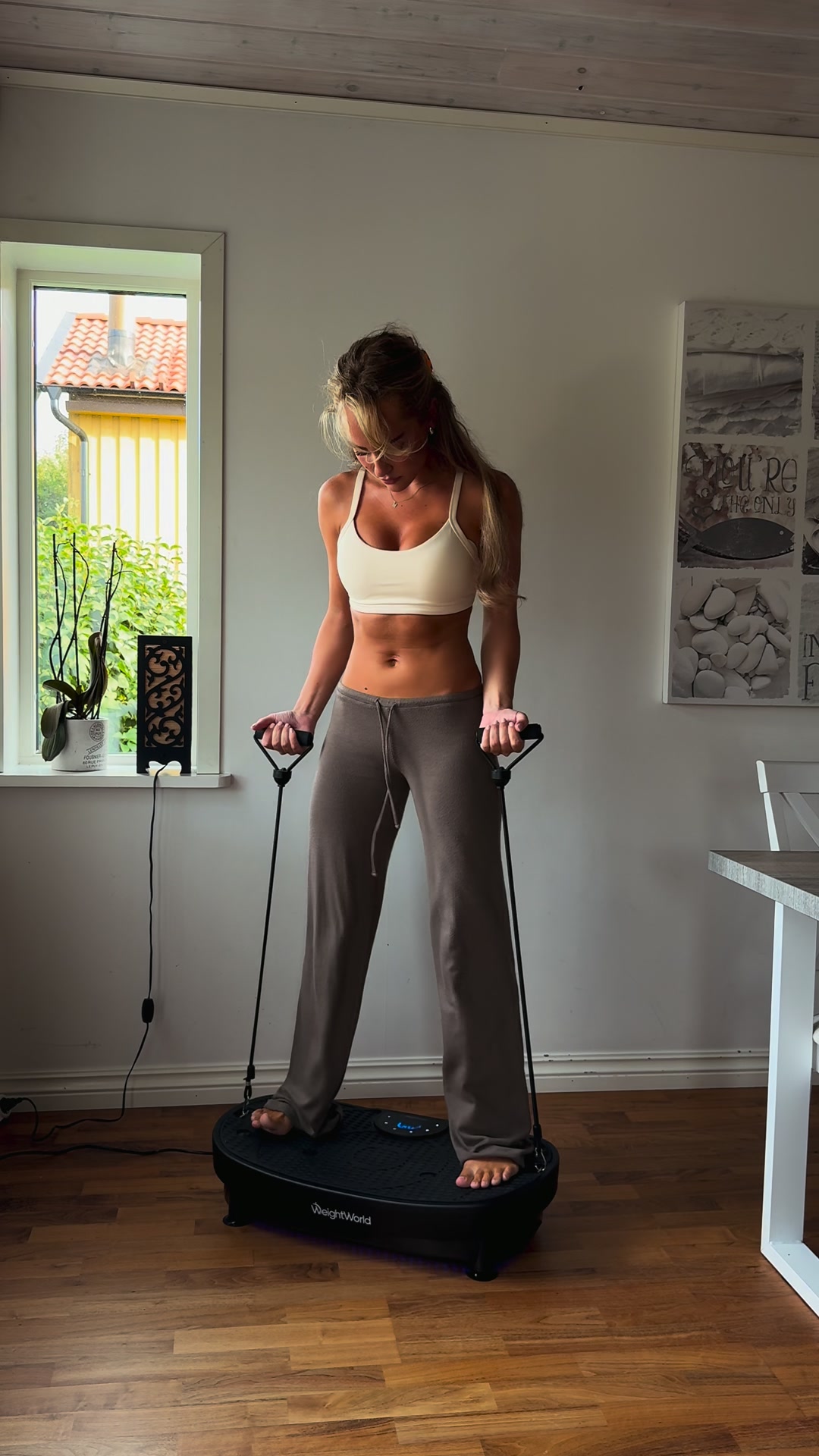 WeightWorld.se Facebook ad: Träna Hela Kroppen