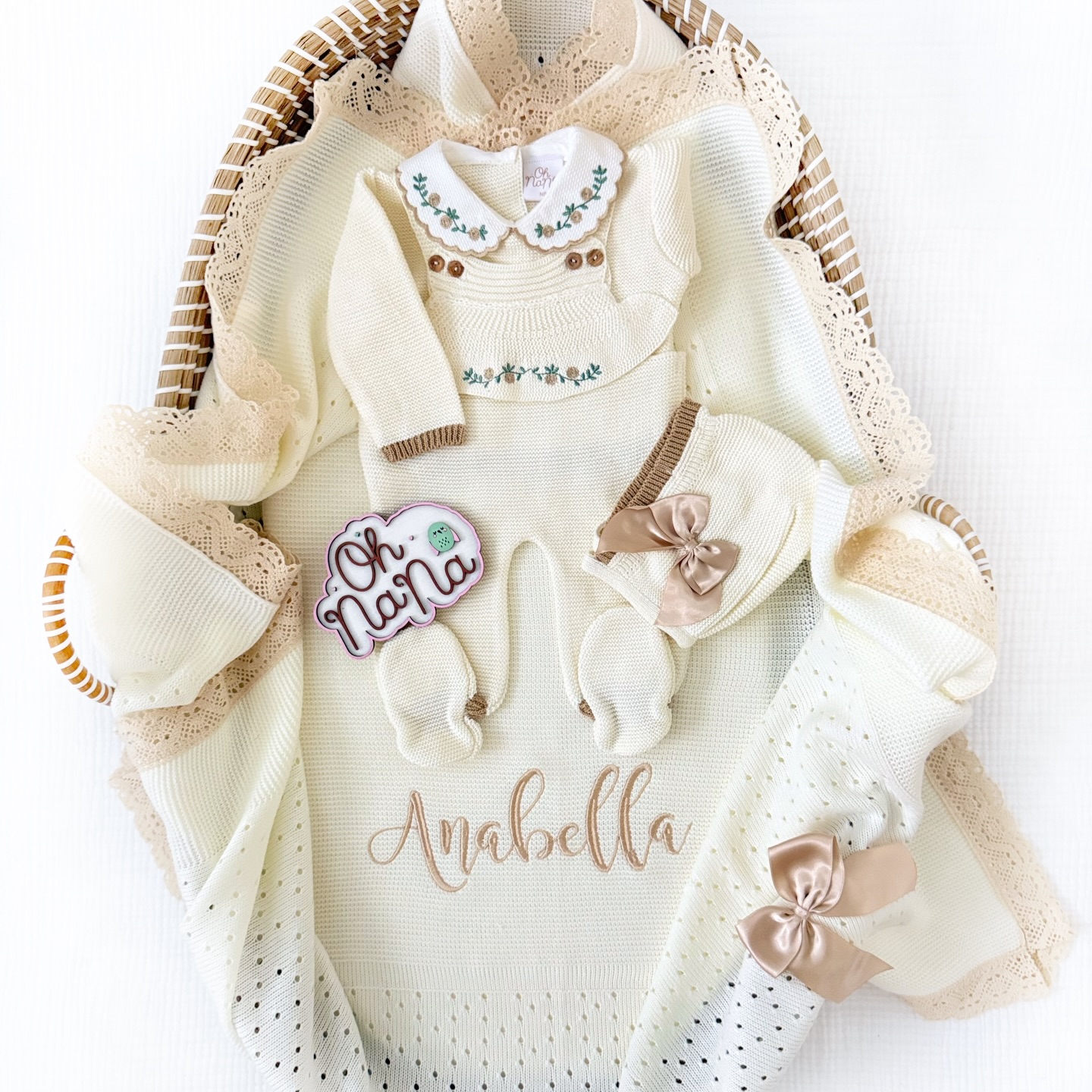 Oh NaNa Facebook ad: Coming Home Outfit + Personalized Blanket
