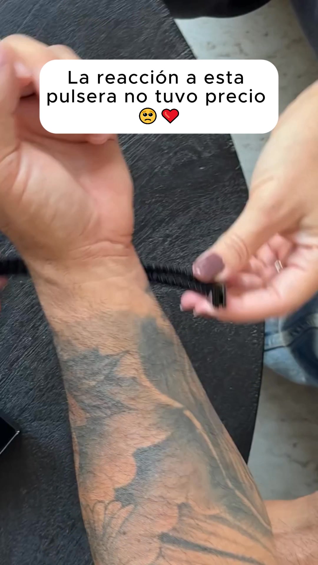 Personalized Jewelry Facebook ad: Regalos que hacen llorar de emoción, El lugar de papá