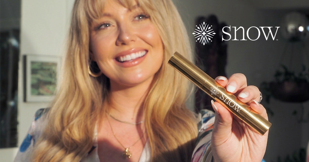 SNOW Teeth Whitening Facebook ad