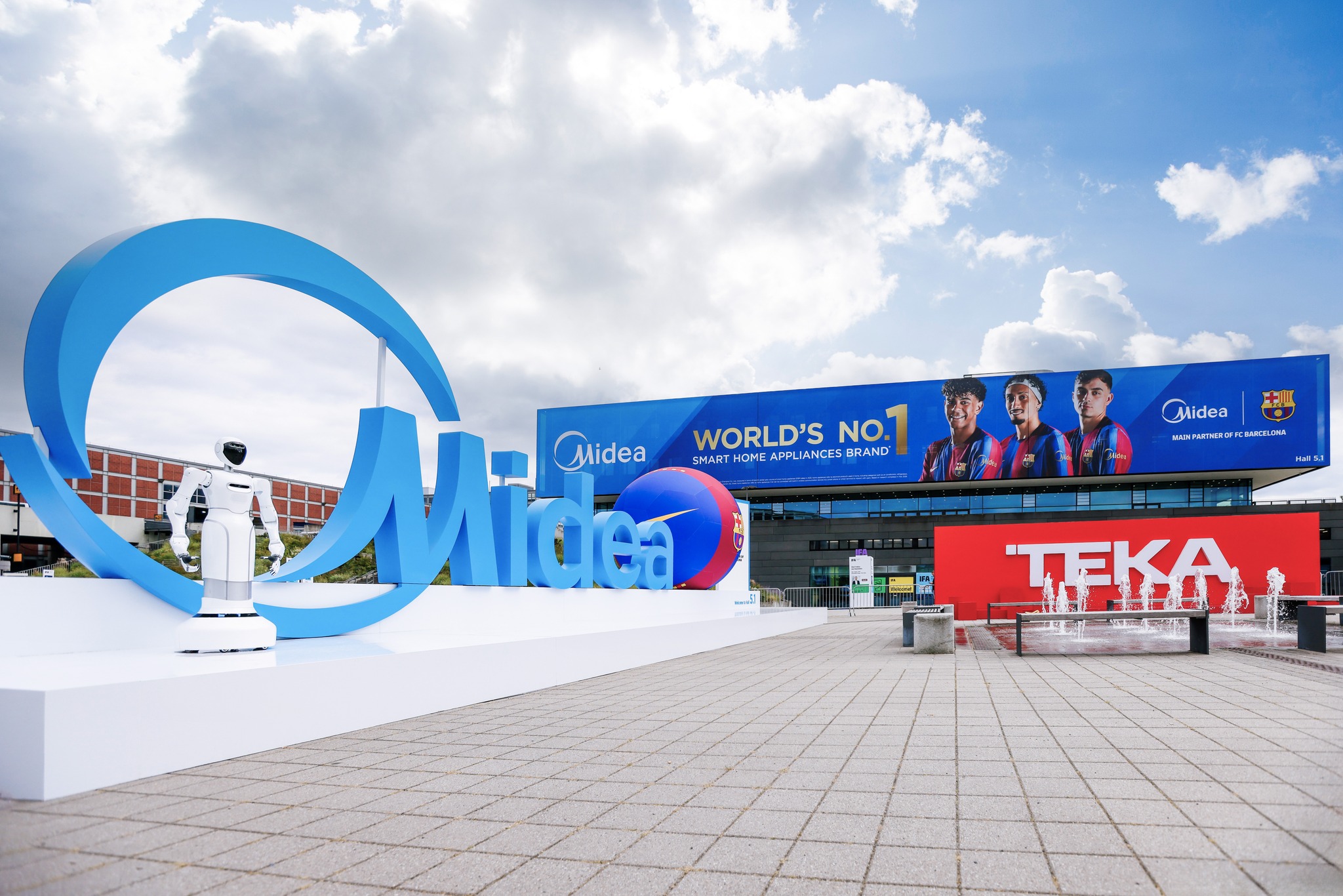 Midea Facebook ad: Simply ideal, across the whole home.