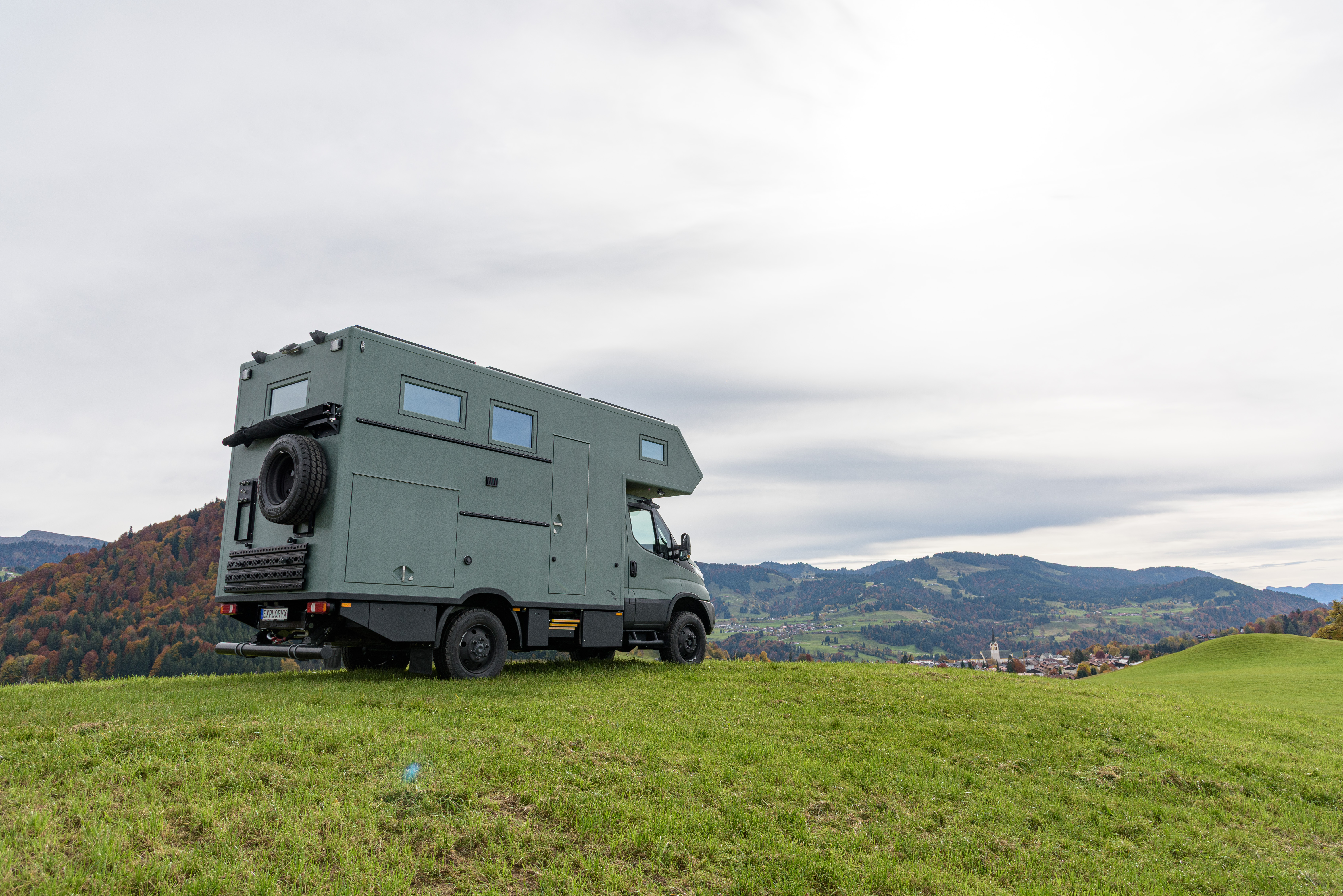 Exploryx Facebook ad: Impressum - Exploryx Expeditionsfahrzeuge