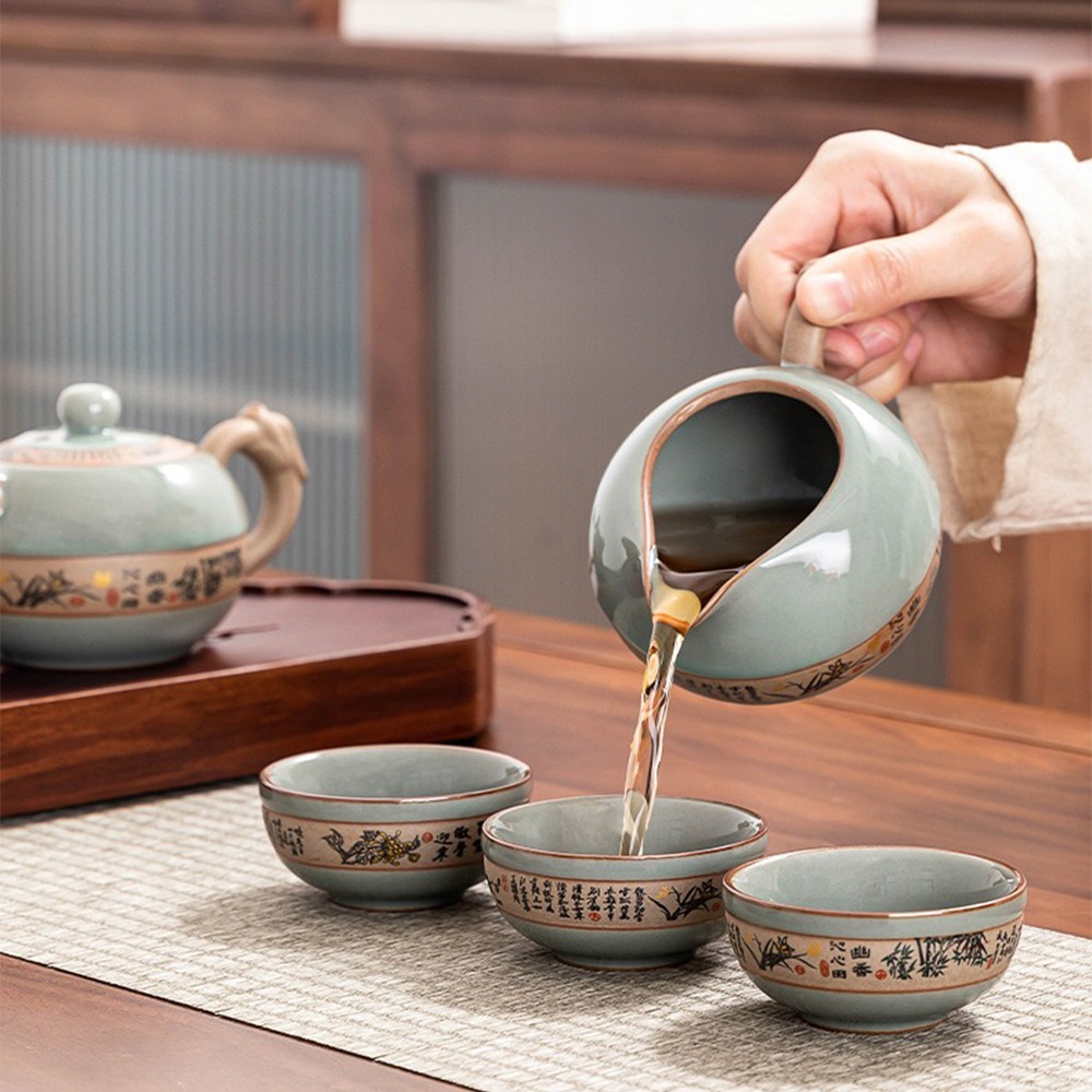 Umi Tea Sets Facebook ad