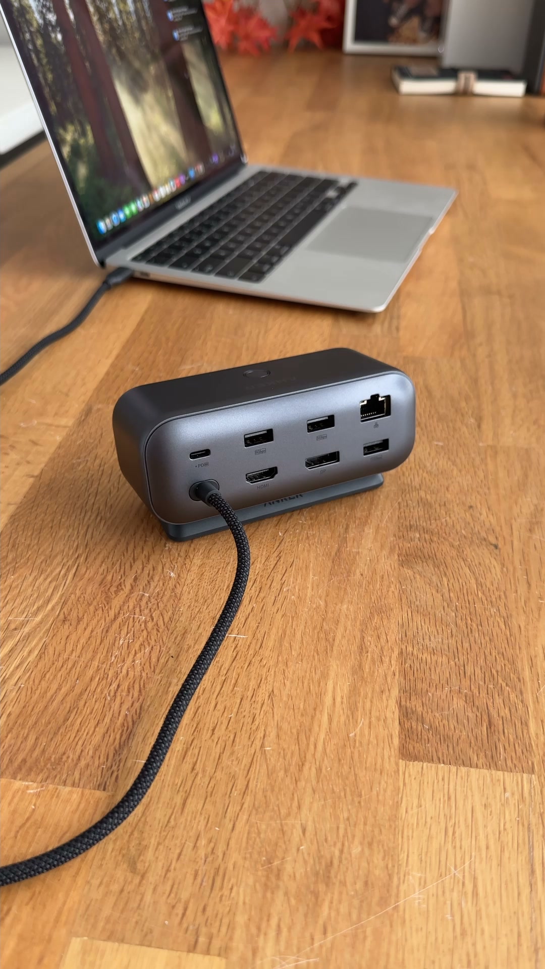Anker Facebook ad: Anker Smart Display Hub