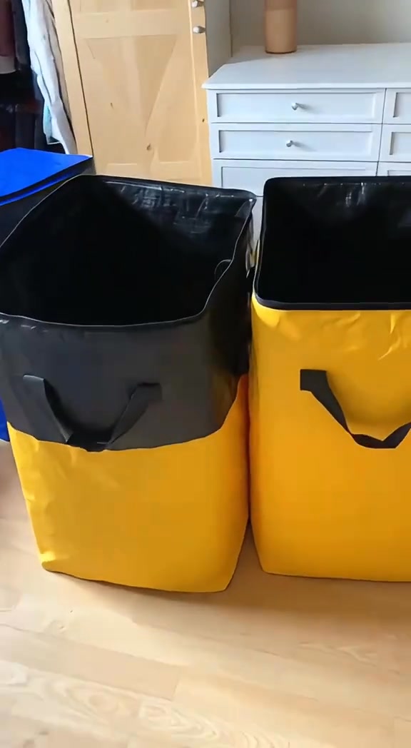 Boomforing Facebook ad: Extra-large heavy-duty storage bag, perfect for moving…