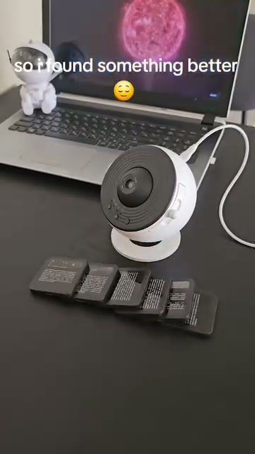Netscroll Facebook ad: Raziščite vesolje z nočnim projektorjem!