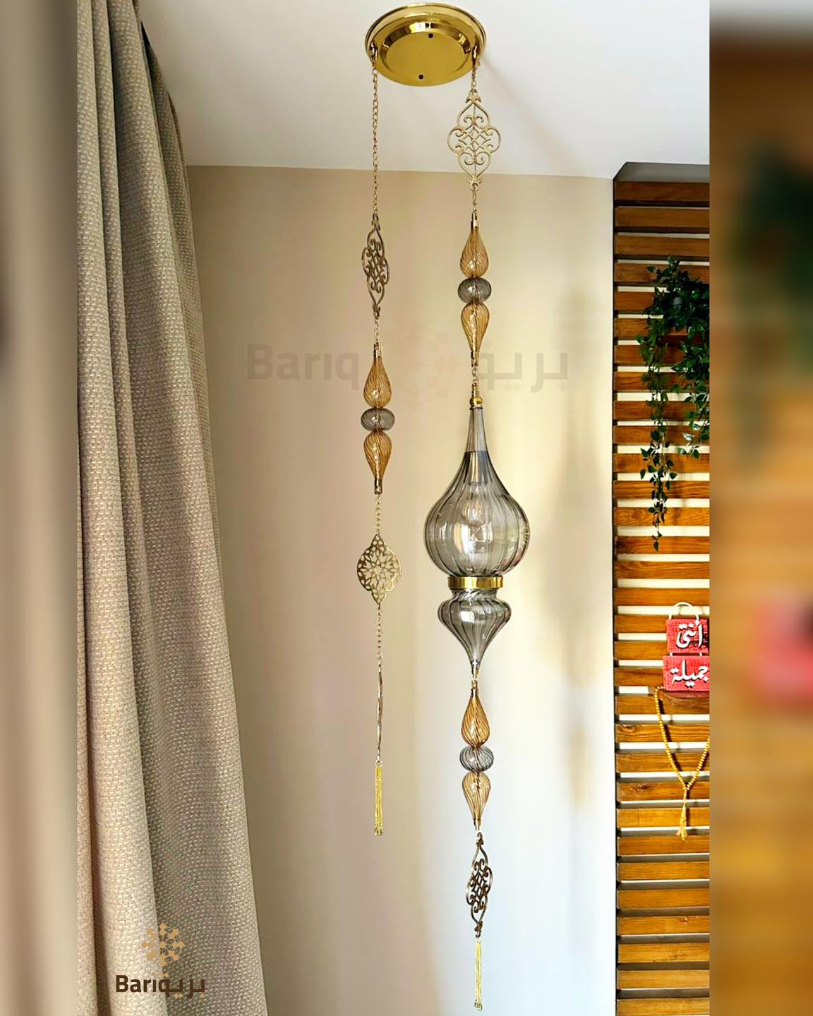 Bariq - بريق Facebook ad: قطعة واحدة من بريق قادرة على تغيير مود…