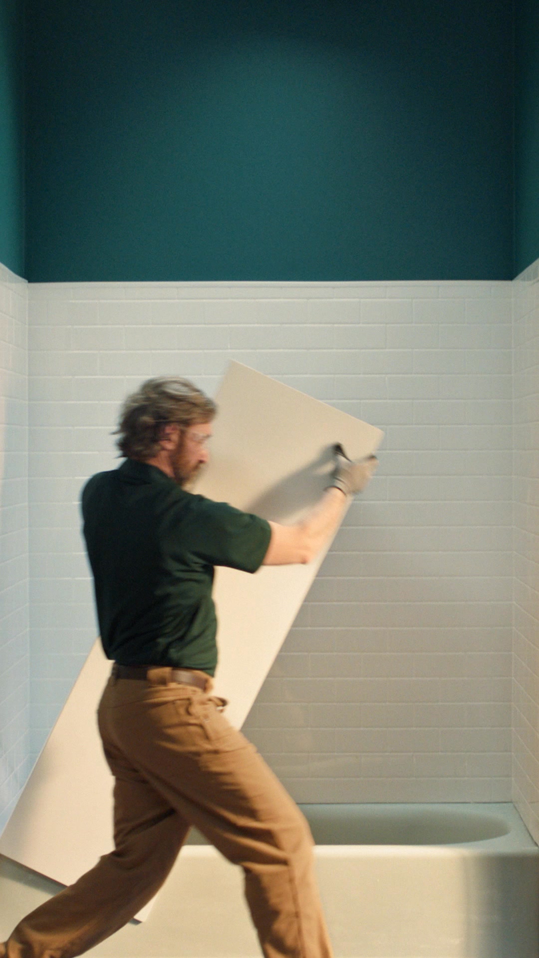 Bath Fitter Facebook ad: Book your Free Consultation