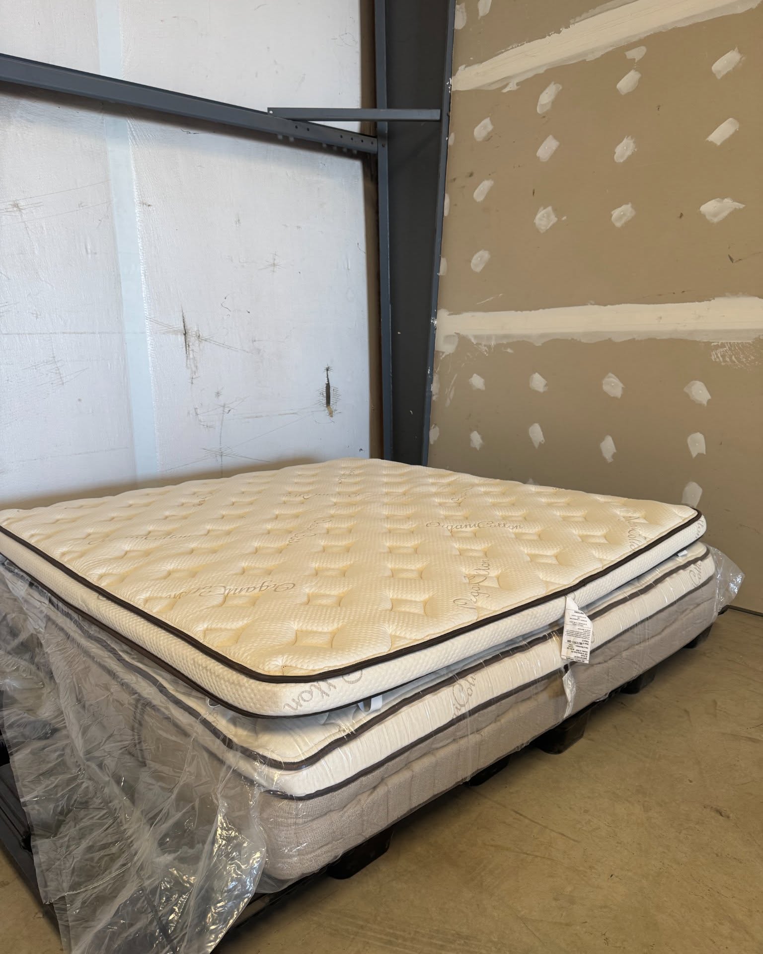 Brooke Alexander Facebook ad: New King Latex Hybrid Mattress Plush or Extra Plush