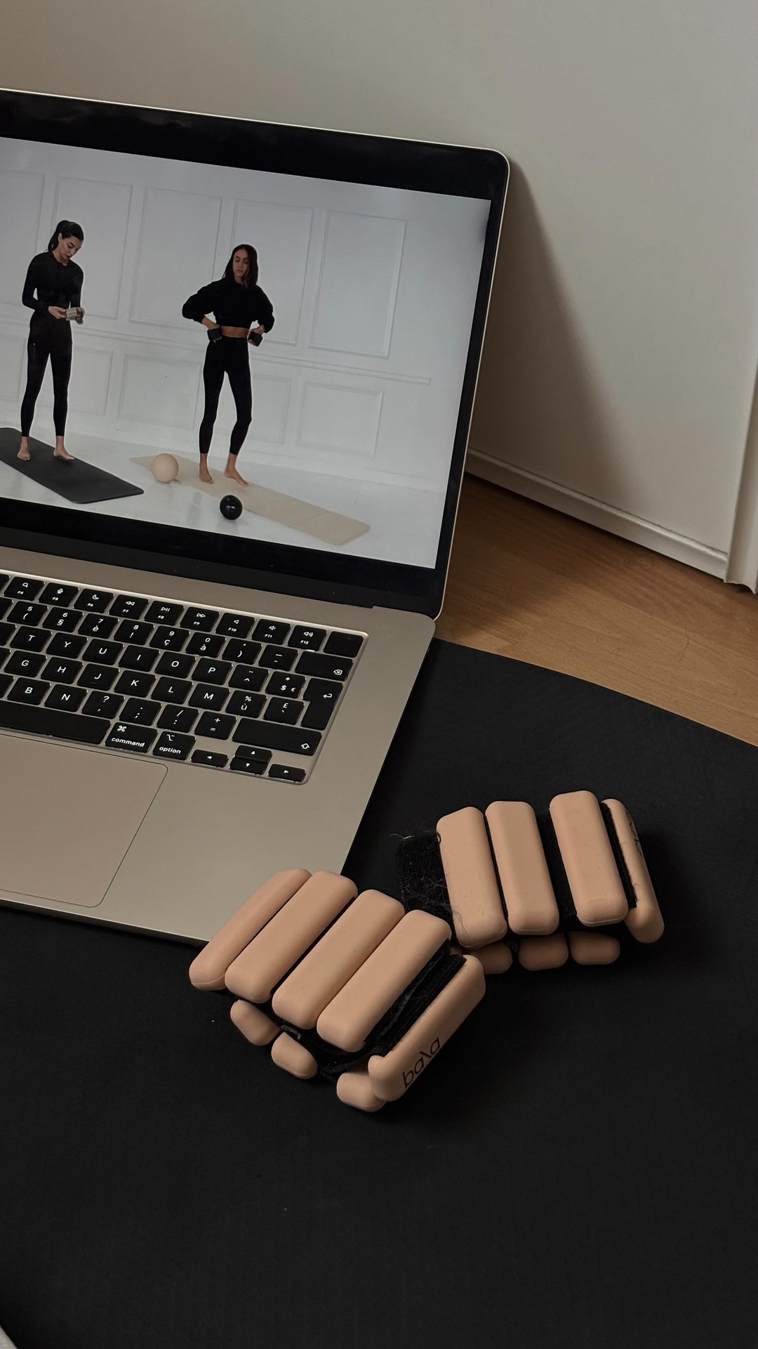 Circles Facebook ad: Arrêter des subir son cycle et rééquilibrer ses…