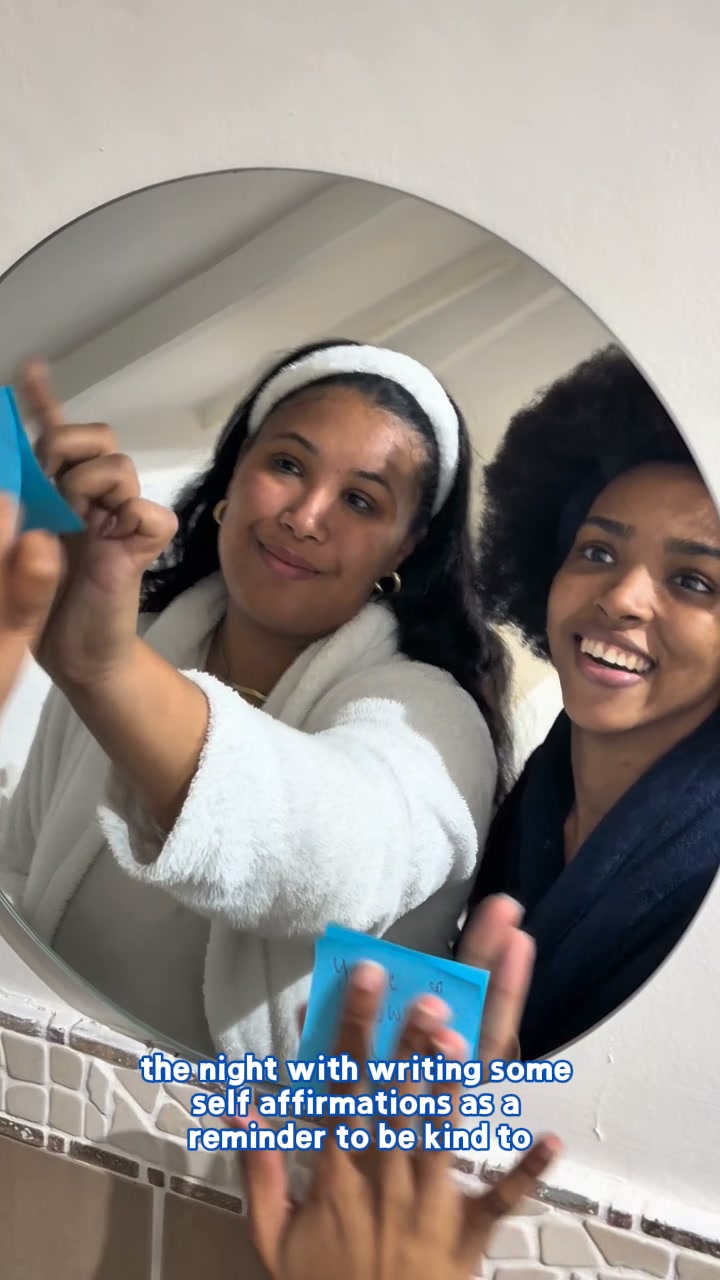 NIVEA Facebook ad: Chat with us