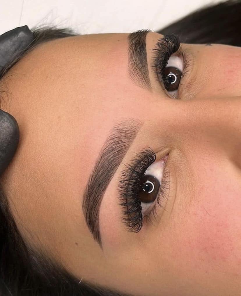 LilySolis Studio Facebook ad: Cejas PERFECTAS todo el día,todos los días!