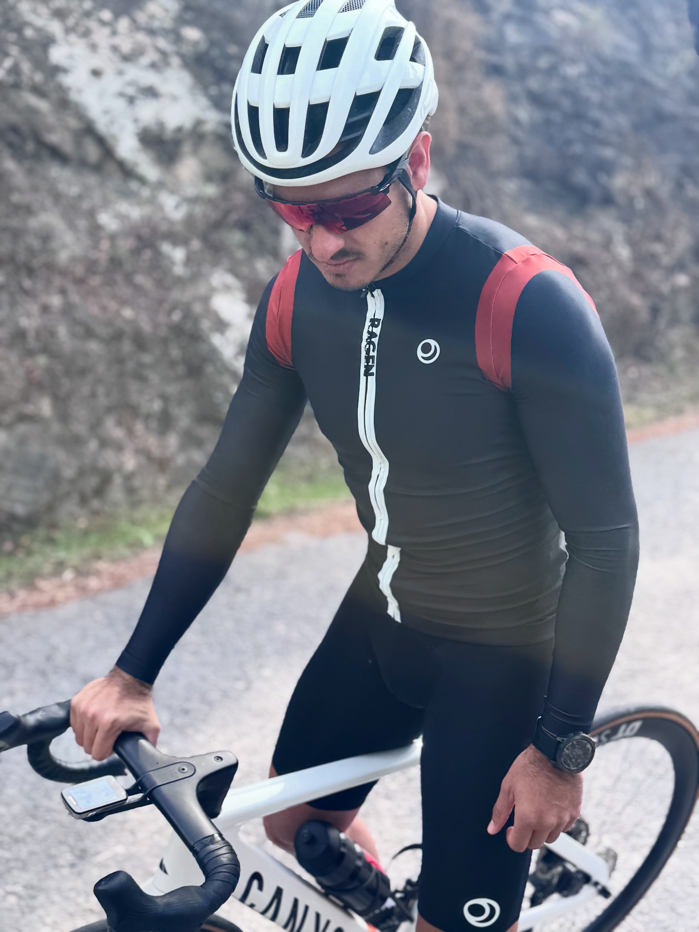 Ragen Facebook ad: Performance Apparel · TESTED ON HUMANS