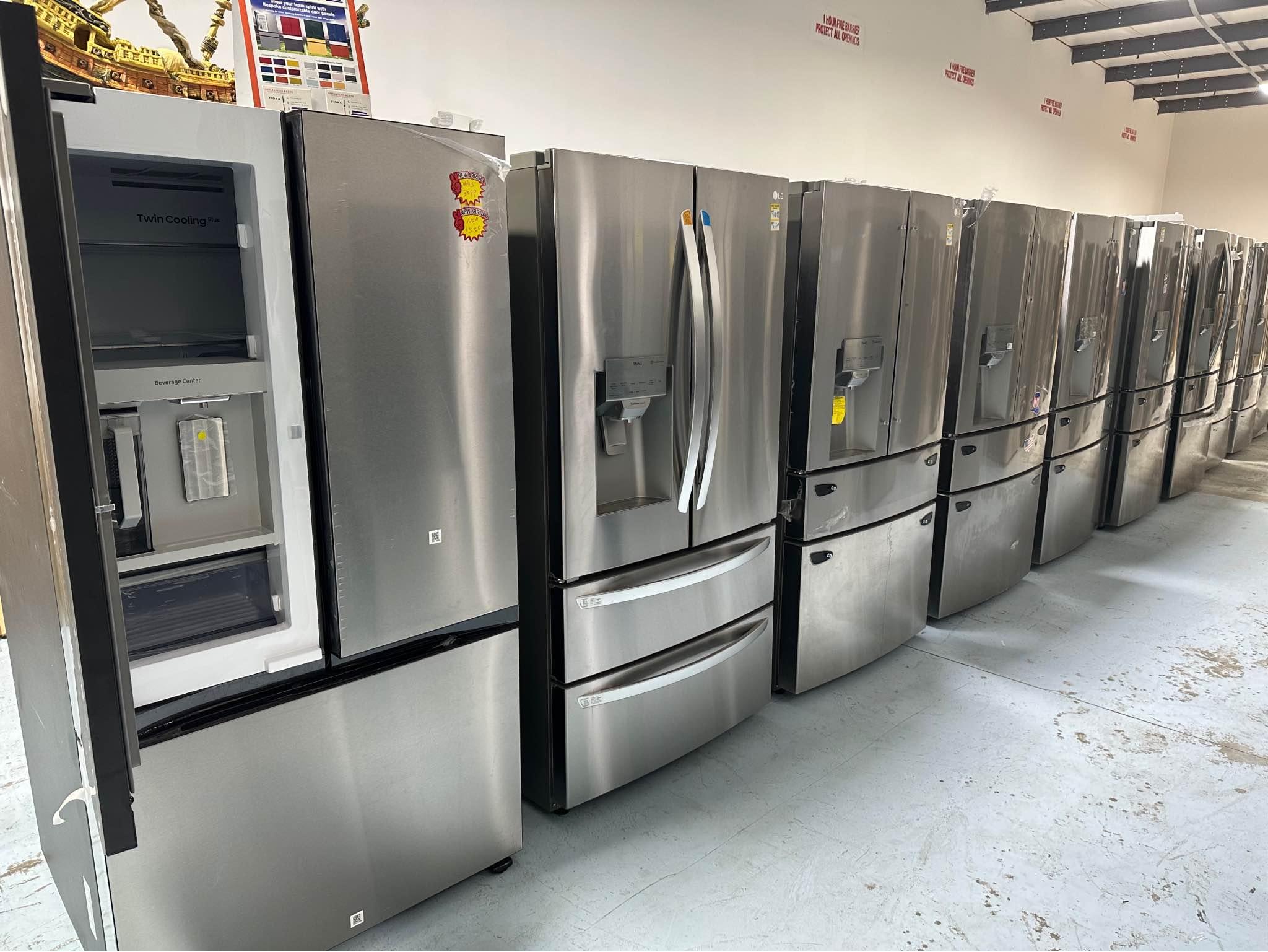 Appliances 4 Less Jax Facebook ad: Clearance Sale on Fridges