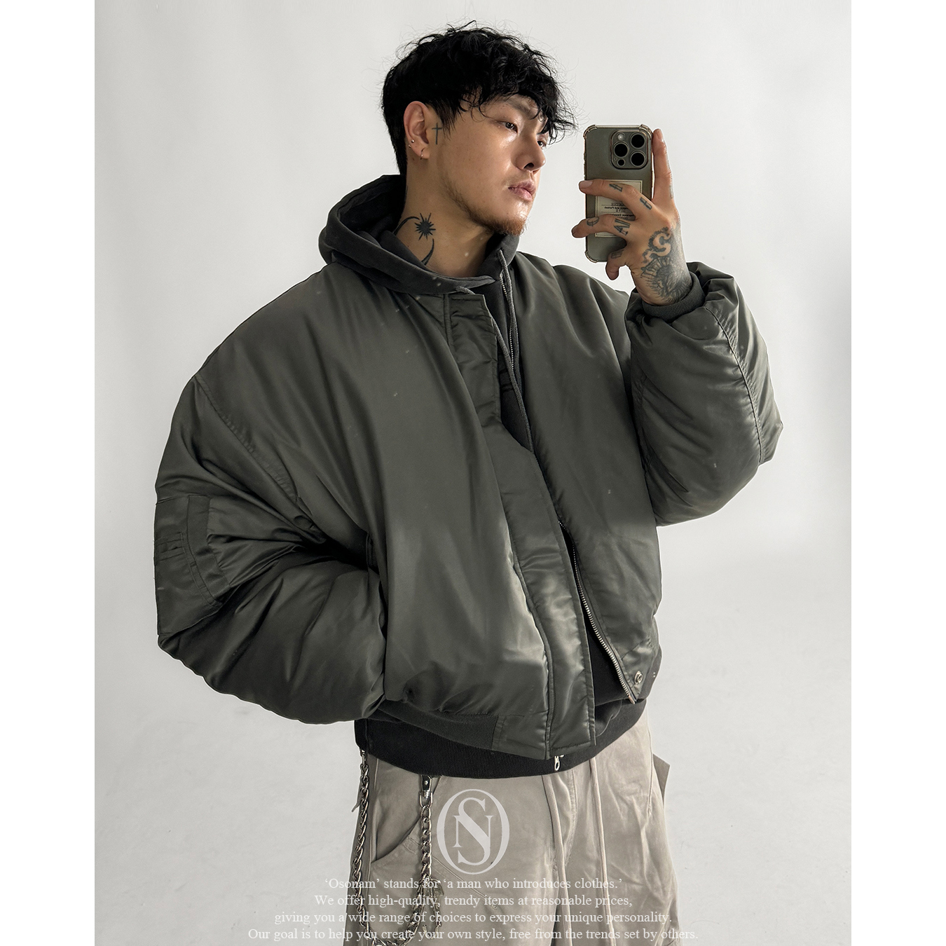 옷소개하는남자 Facebook ad from Dec 17, 2025