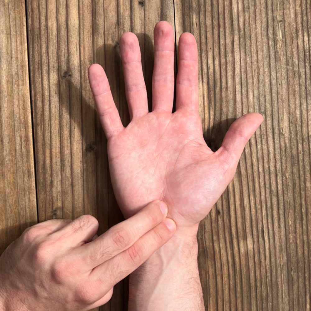 Linda Johnson Facebook ad: Read this if you have numb hands