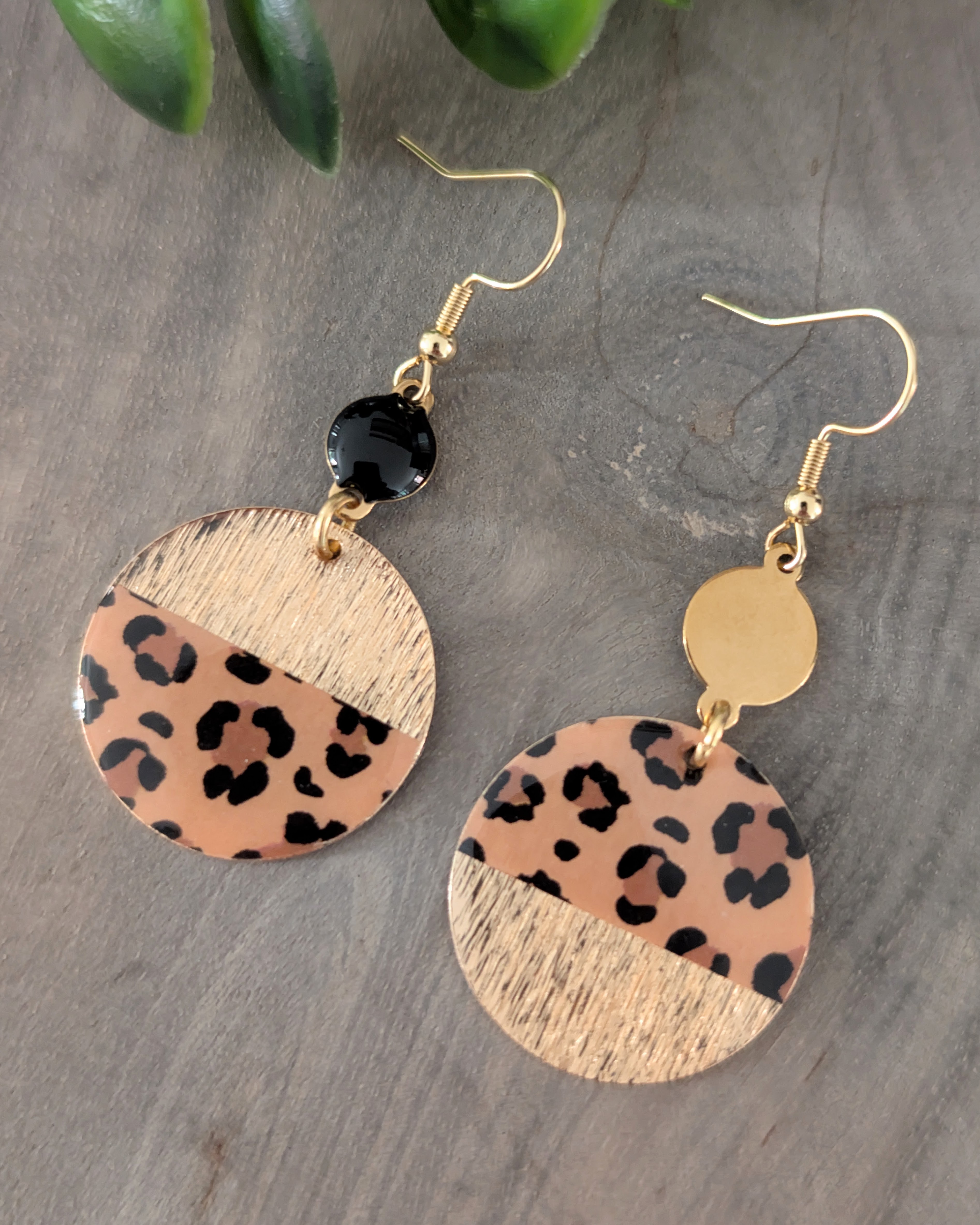 Manaolys Facebook ad: Des bijoux artisanaux uniques pour révéler votre…