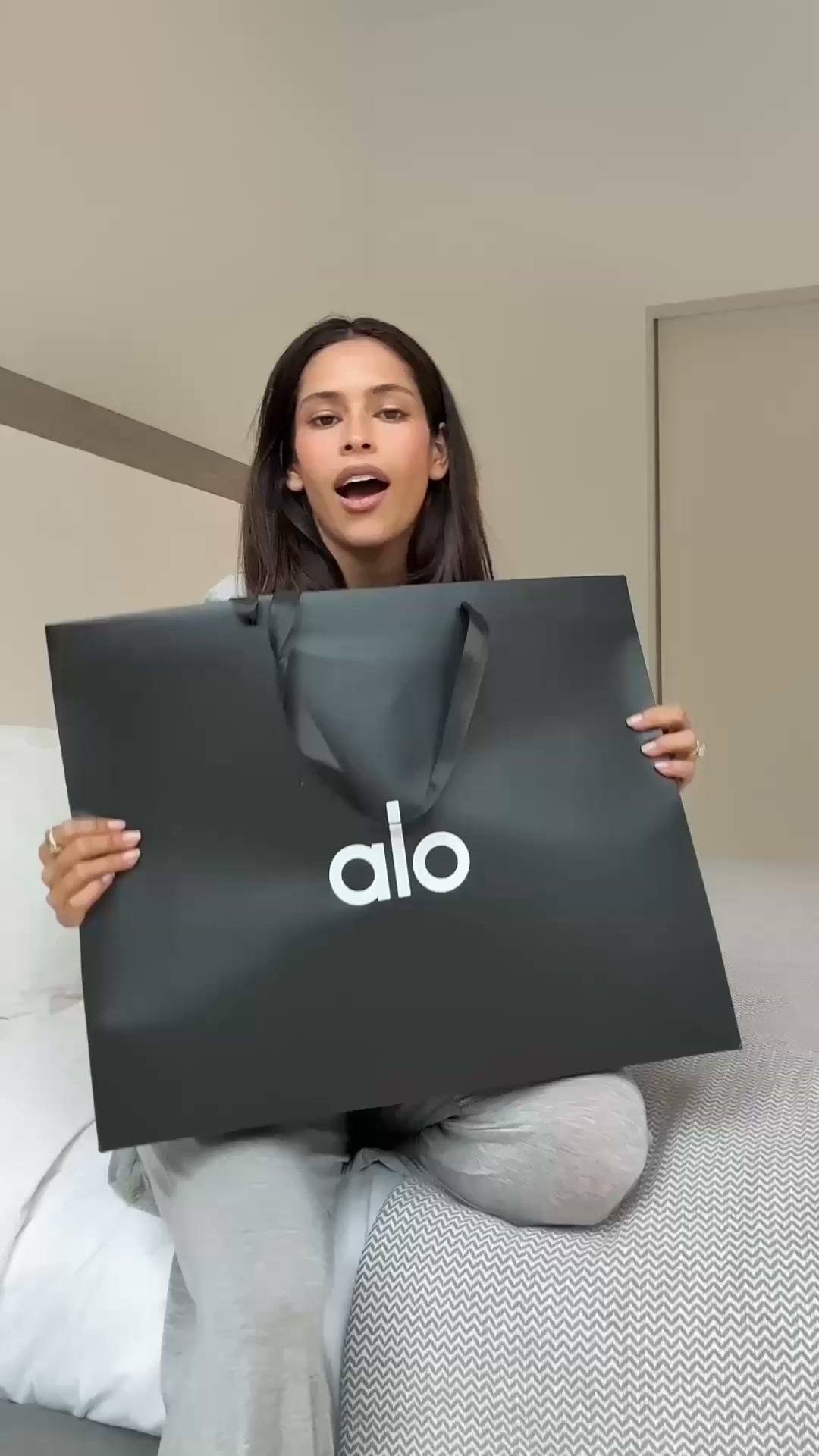 Alo Yoga Facebook ad from Aug 18, 2026