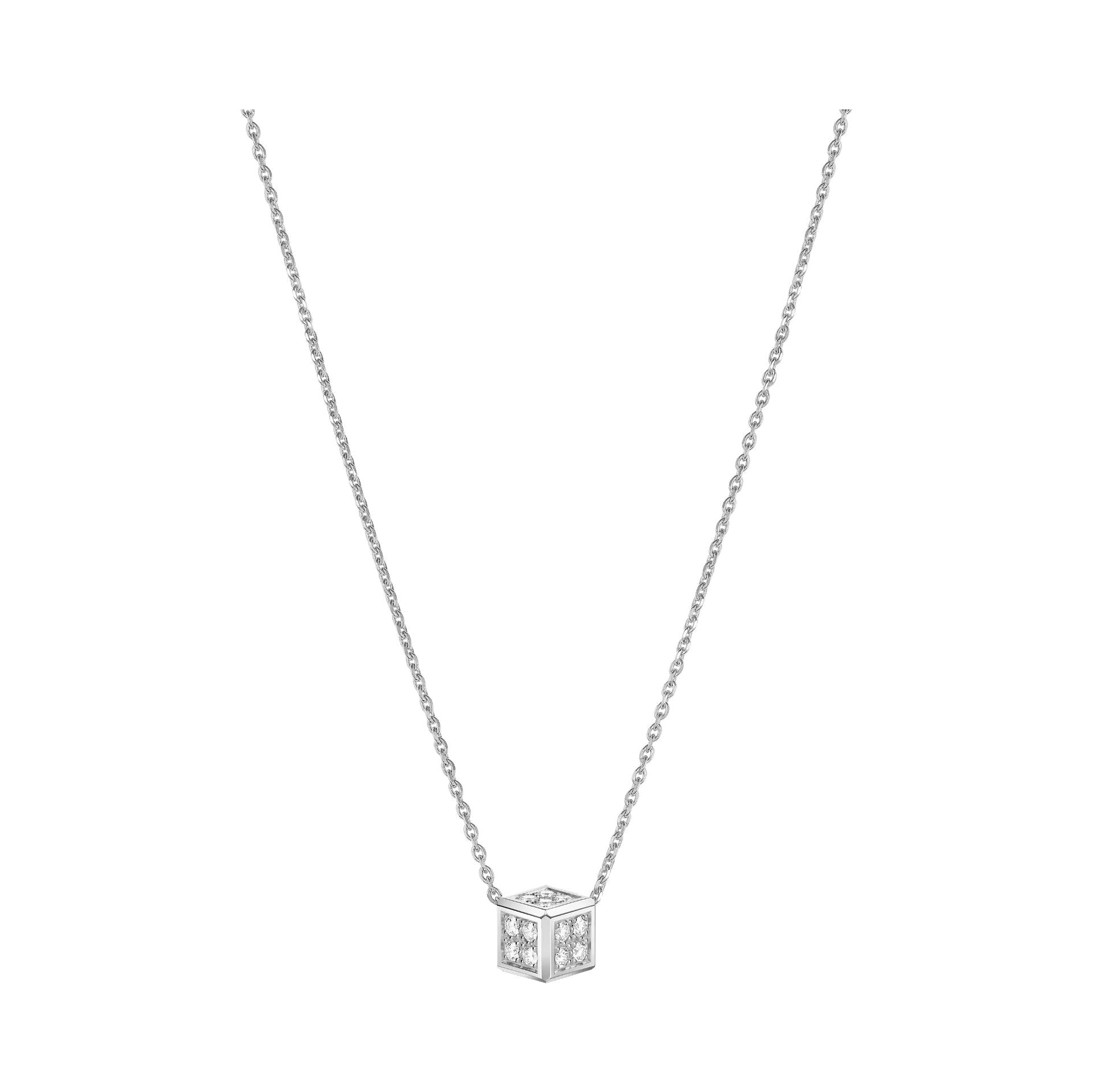 E&M Luxury Facebook ad: Открийте света на 𝐂𝐡𝐨𝐩𝐚𝐫𝐝 - бижута, в които…