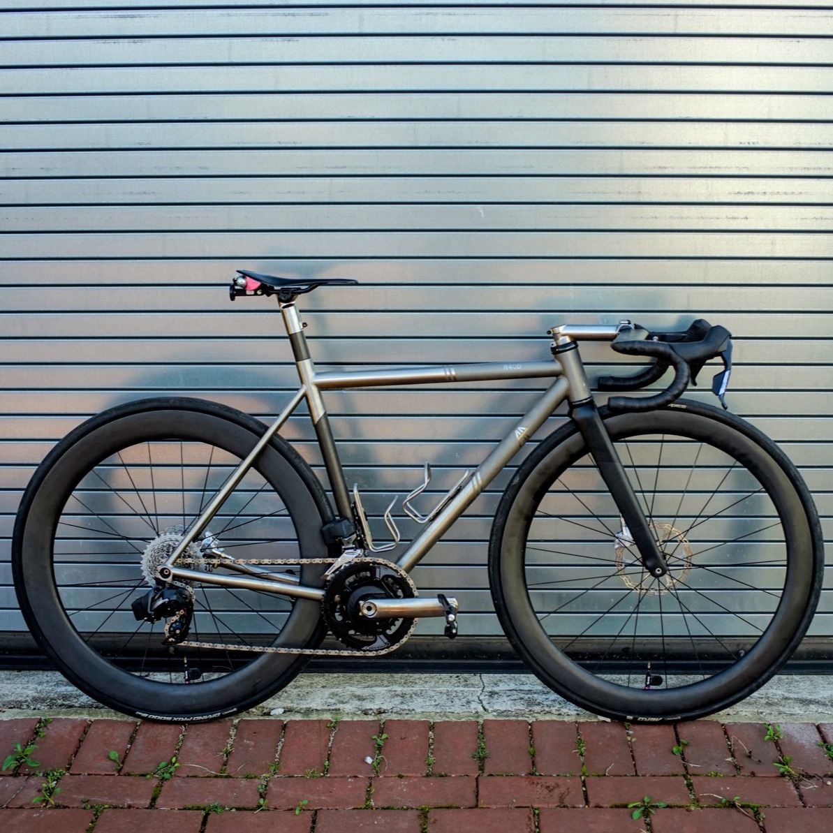 Aprotobike Facebook ad: Here is what my road bike looks like…