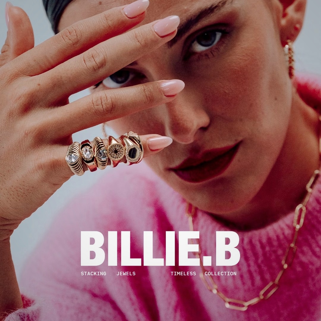 Billie.b Facebook ad: À porter au petit doigt!
