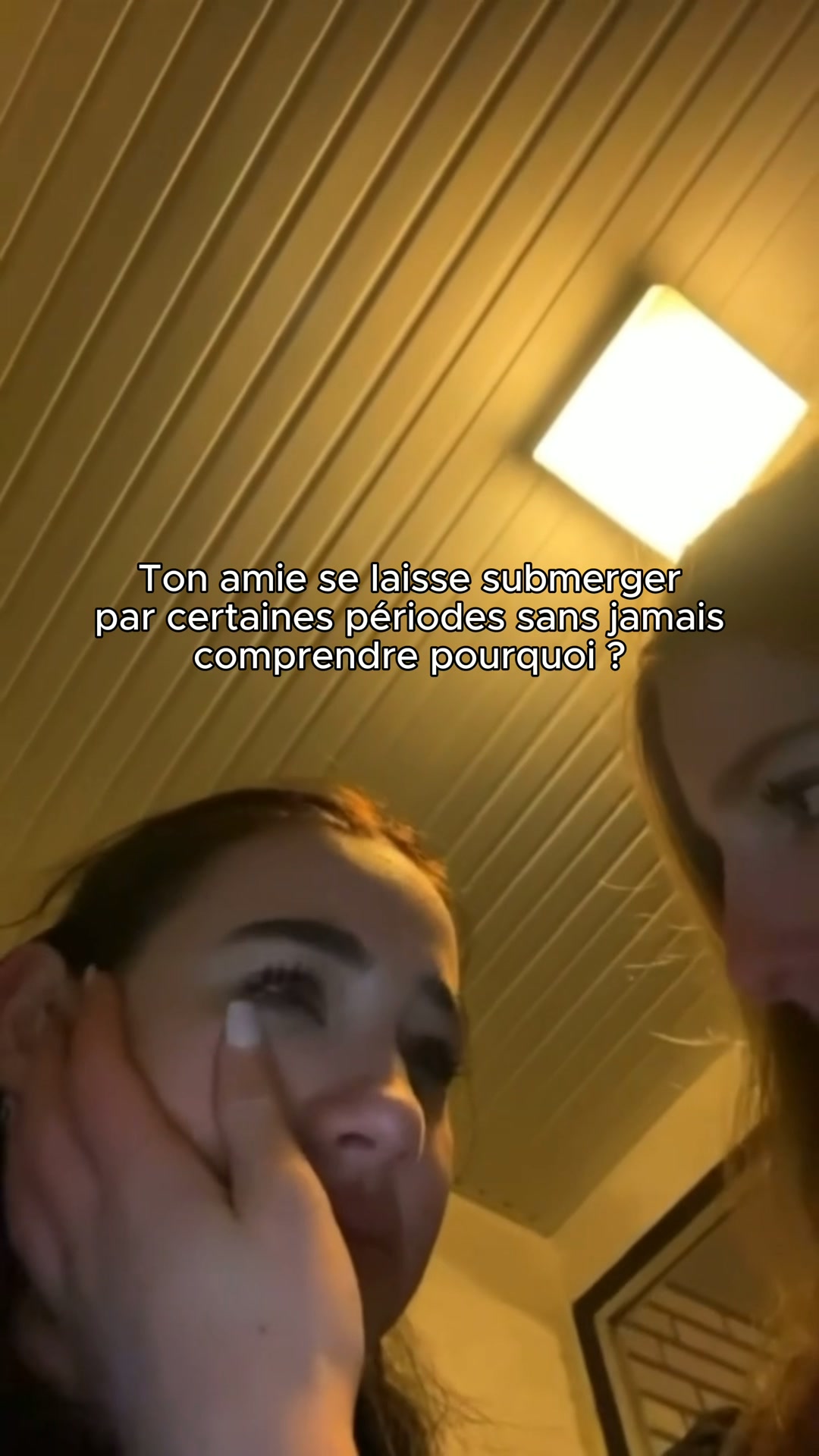 Unik Journal Facebook ad: Elle traverse l'enfer, et toi?