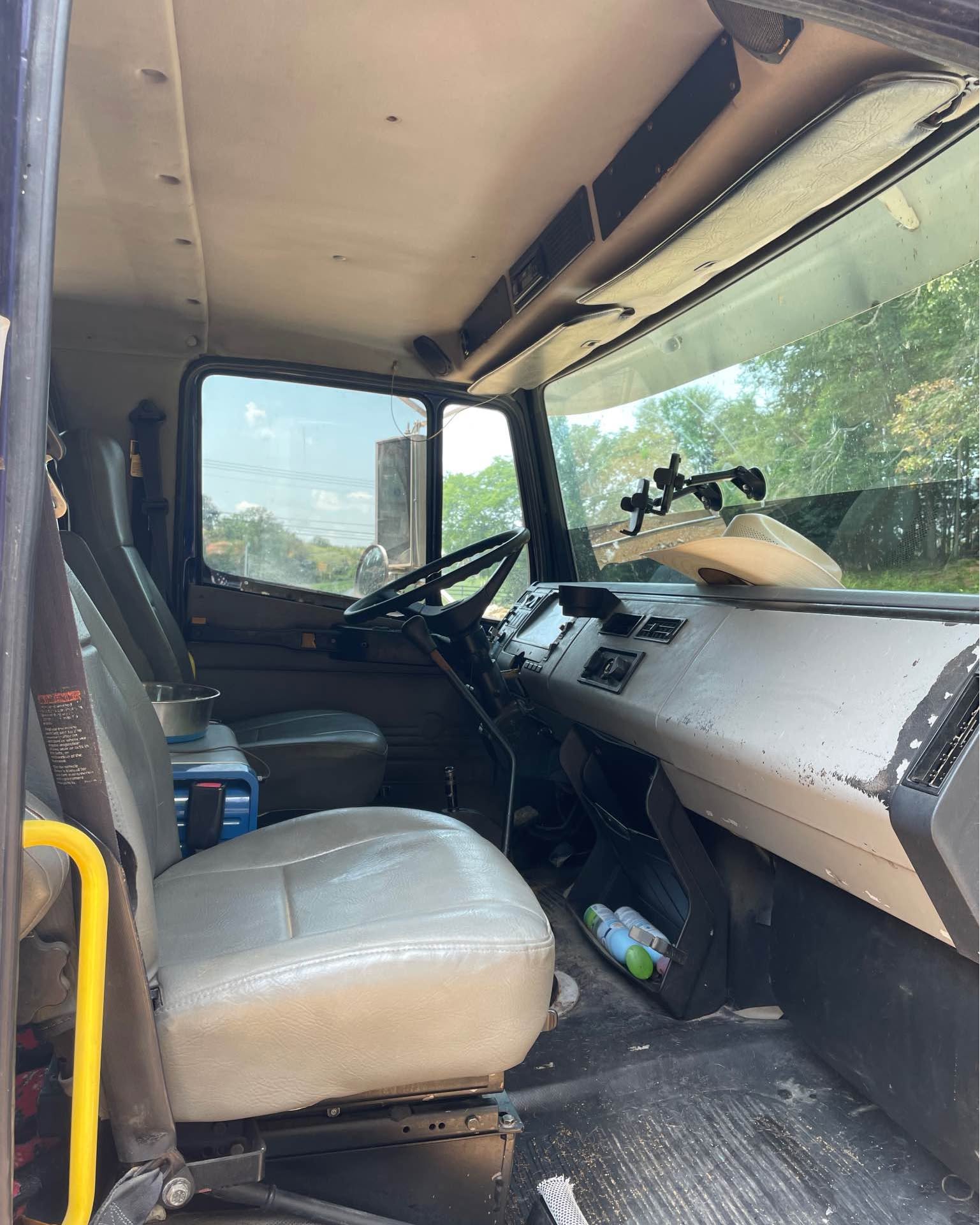 Jason Gartner Facebook ad: 2004 Freightliner fl60 Basic