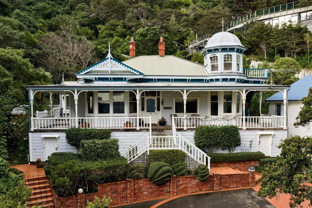 Bayleys Wellington Facebook ad: 287 Muritai Road, Eastbourne