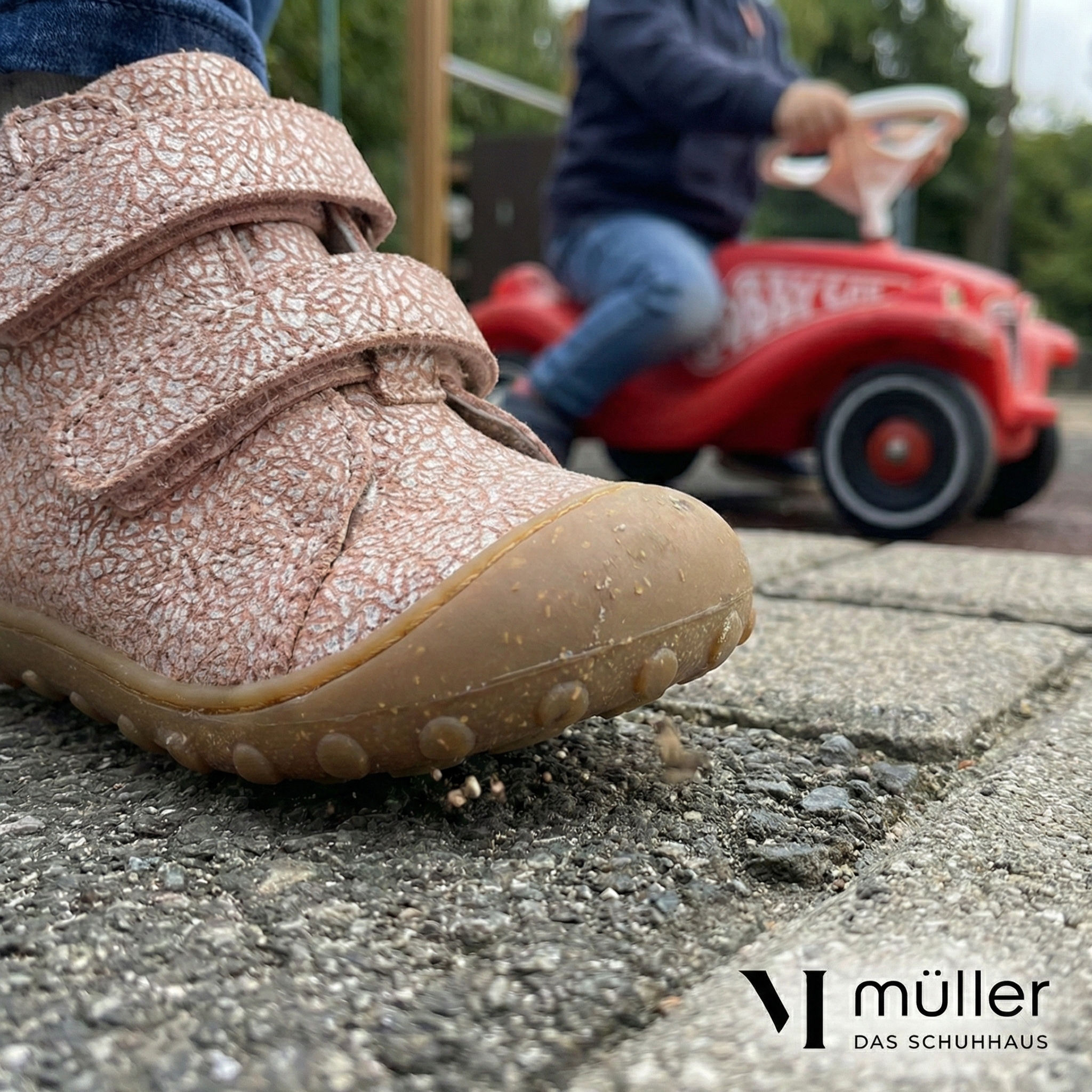 Müller das Schuhhaus Kids Facebook ad: Bisgaard - 212002.225 - Hale V Lamb - Klettschuh kaufen