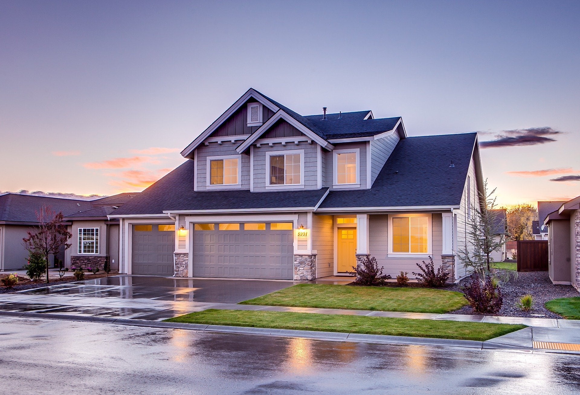 Right 4U Home Inspections Facebook ad: DON'T make the mistake of buying without a…