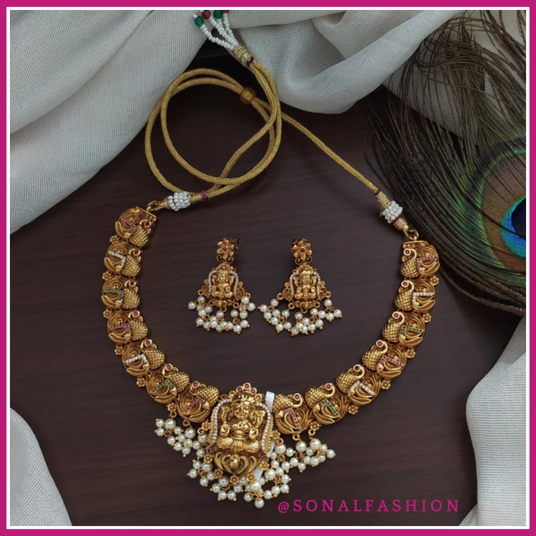 Sonal Fashion Jewelery Facebook ad: Yes! She loves surprises!