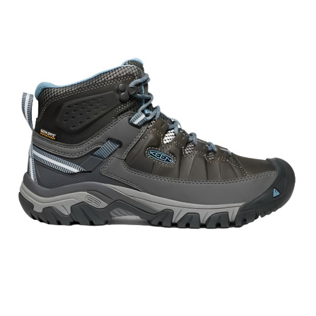 Coast Guard Exchange Facebook ad: Shop our huge selection of Footwear at ShopCGX.com!