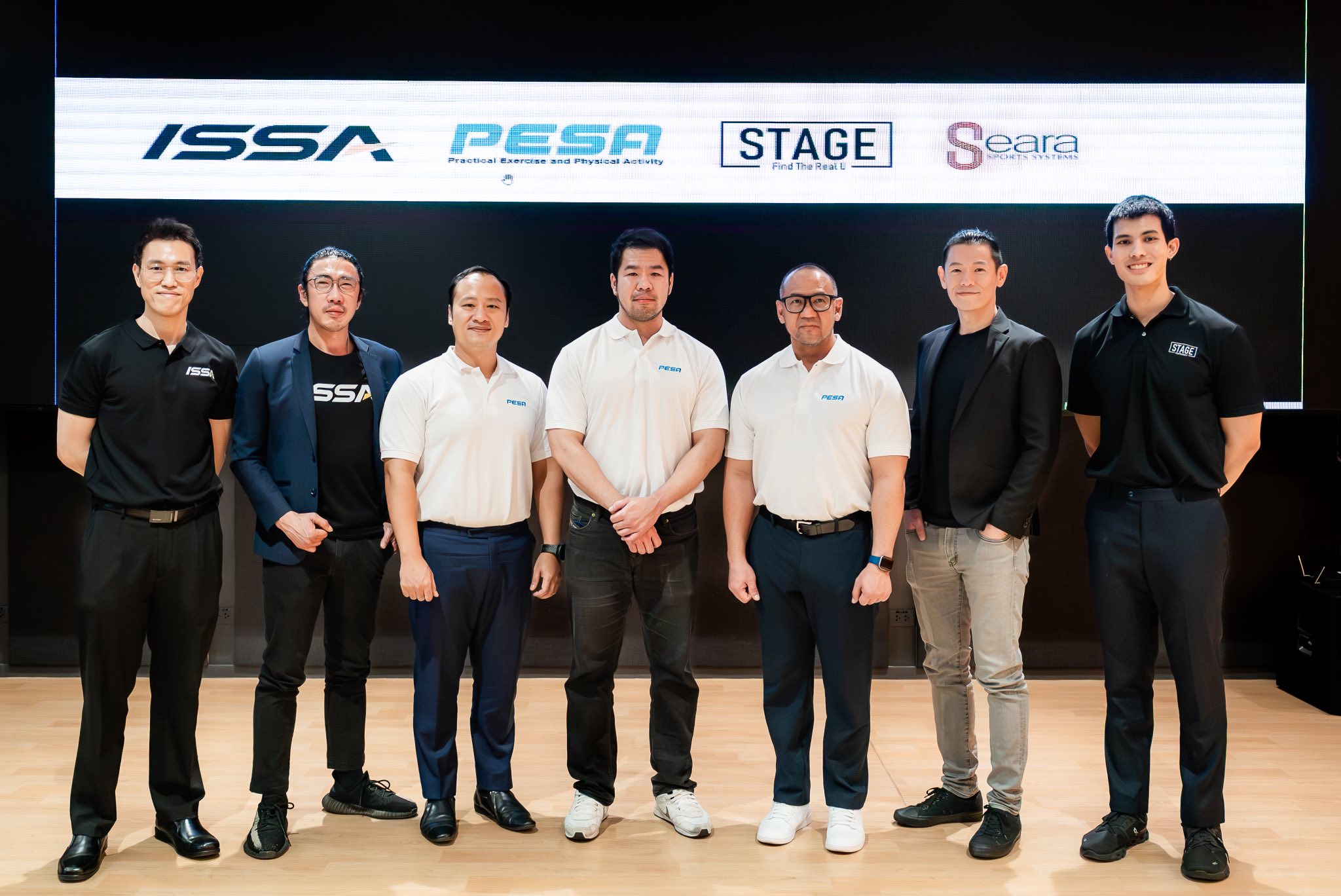 ISSA Pro Academy Thailand Facebook ad: อย่ารอให้โอกาสมาหาคุณ, เป็นผู้ฝึกสอนที่ตลาดโลกต้องการ…