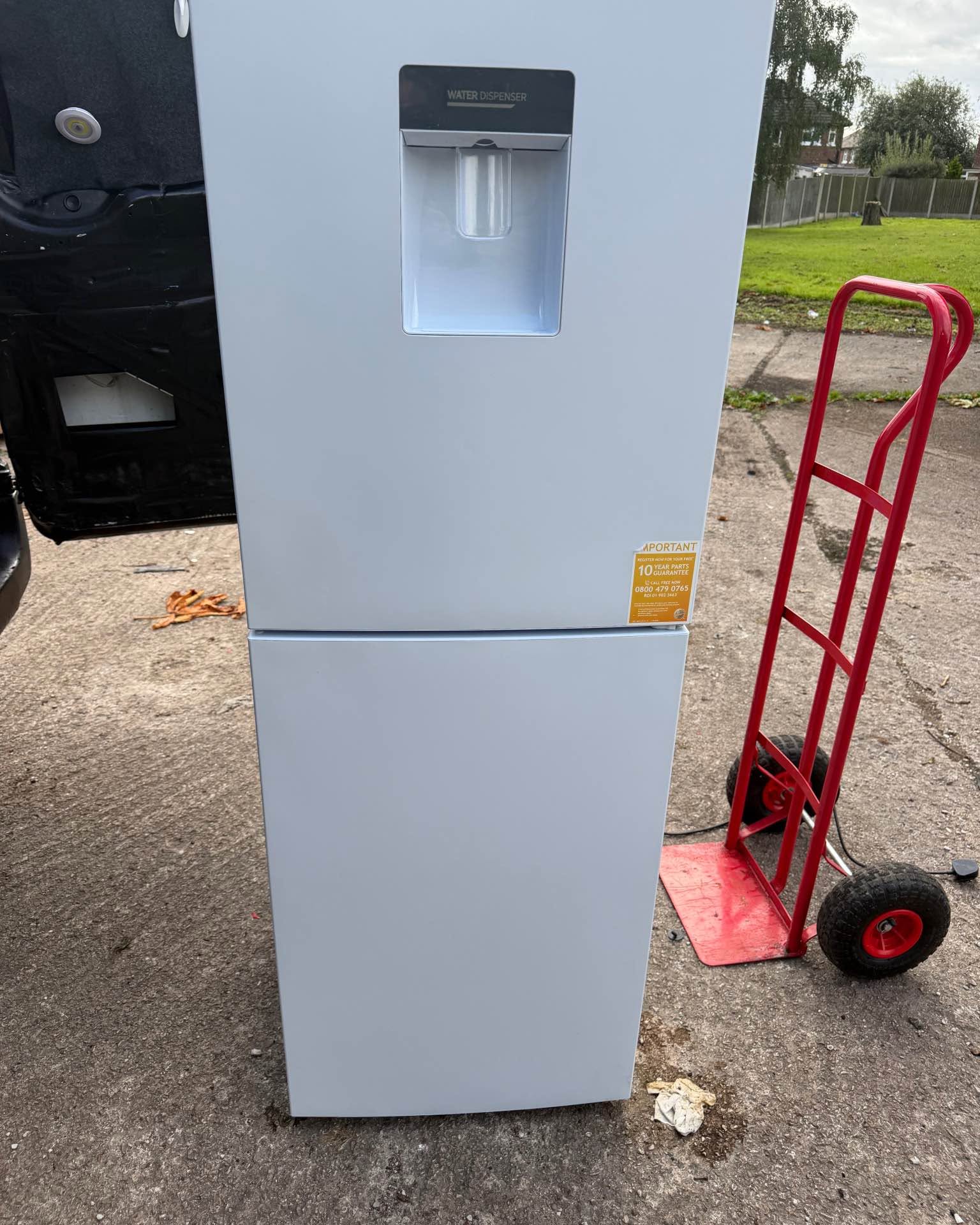 Nicola Jones Facebook ad: HOOVER fridge freezer‘delivery available