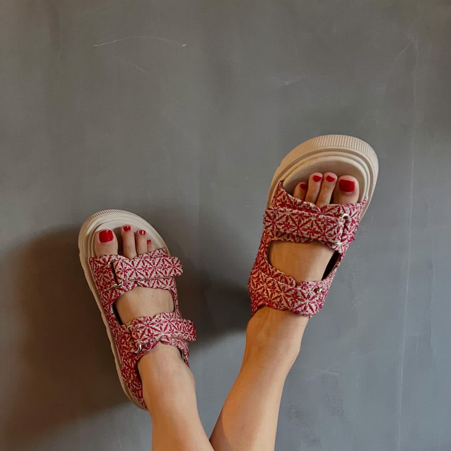 Veronica Moreno Studio Facebook ad: Te asesoramos por WhatsApp · Tallas 35 a 40