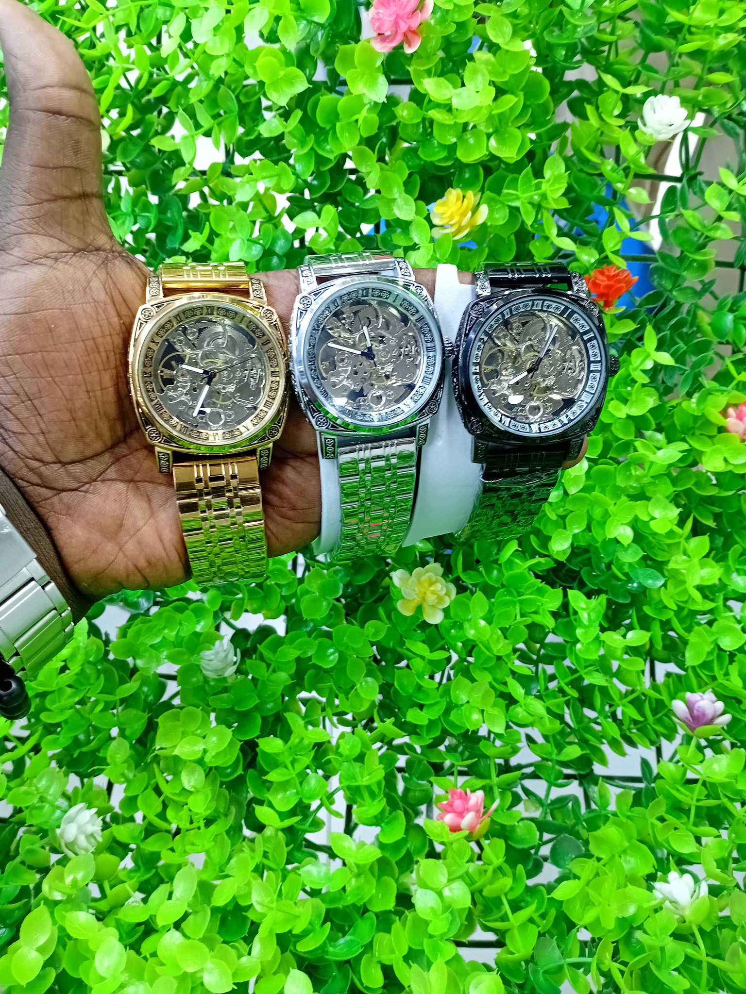 Time quick fix watches and gifts Facebook ad: Get FREE perfume when you buy 2+ watches,get…