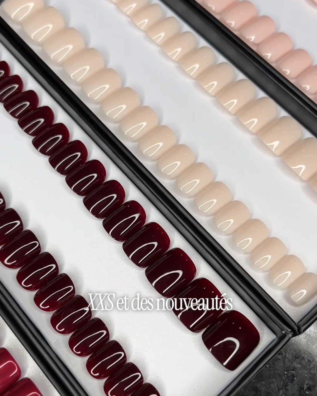 Faux Ongles - Roxy Nails Paris Facebook ad: Manucure facile & rapide.